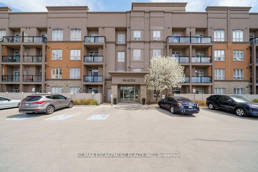 2 Bedrooms Condo at 5317 Upper Middle, Burlington For sale