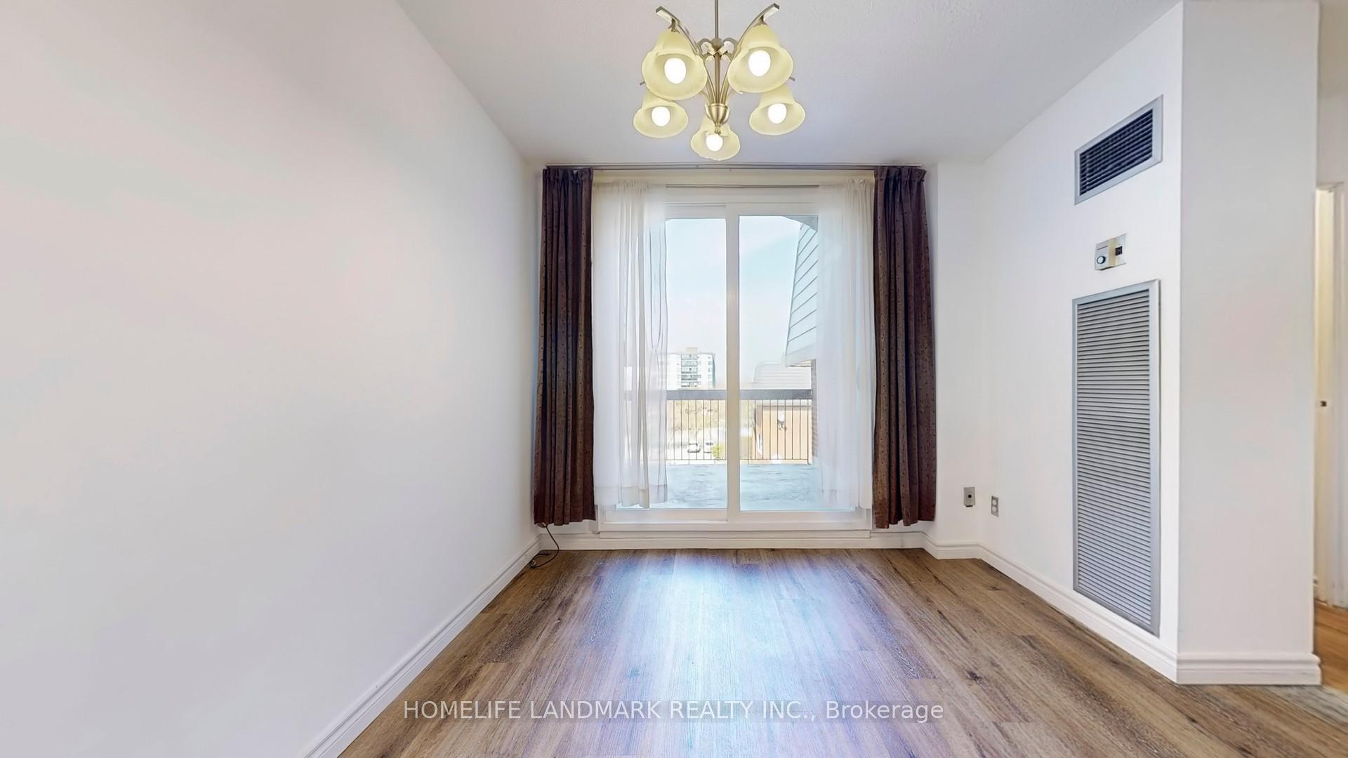 3 Bedrooms Condo at 1395 Williamsport, Mississauga For sale