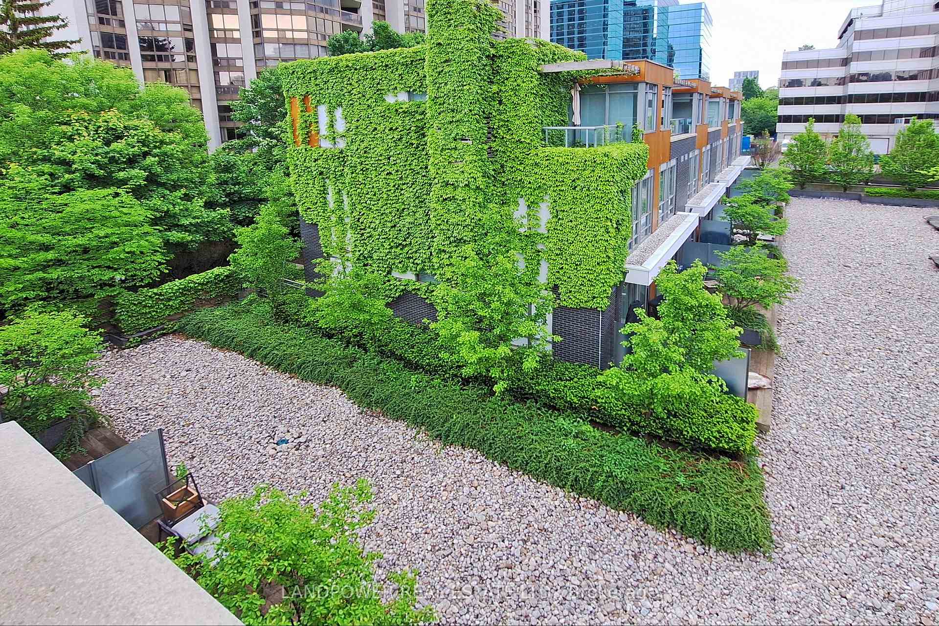 4 Bedrooms Condo at 88 Sheppard, Toronto For sale