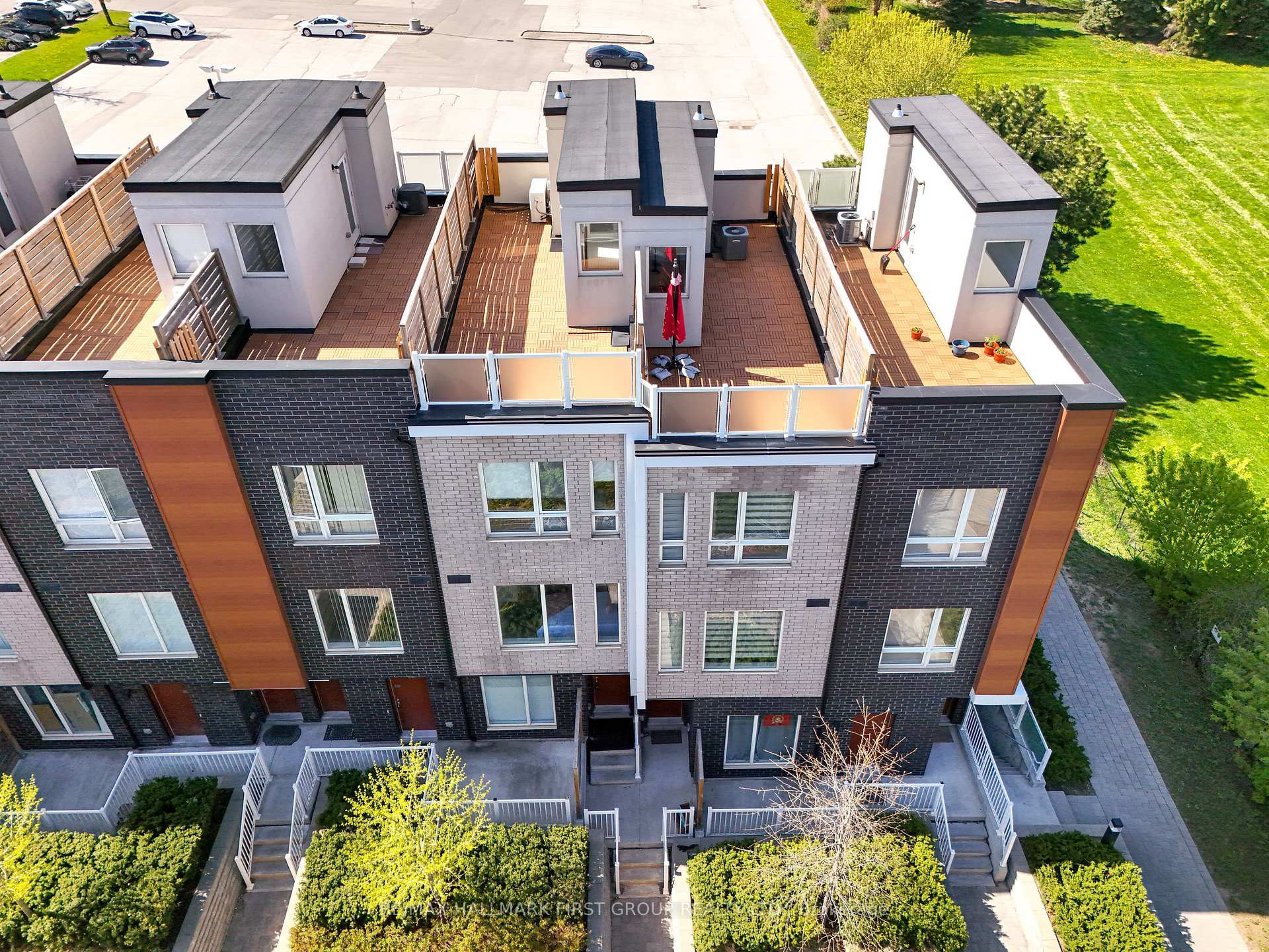 3 Bedrooms Condo at 1361 Neilson, Toronto For sale