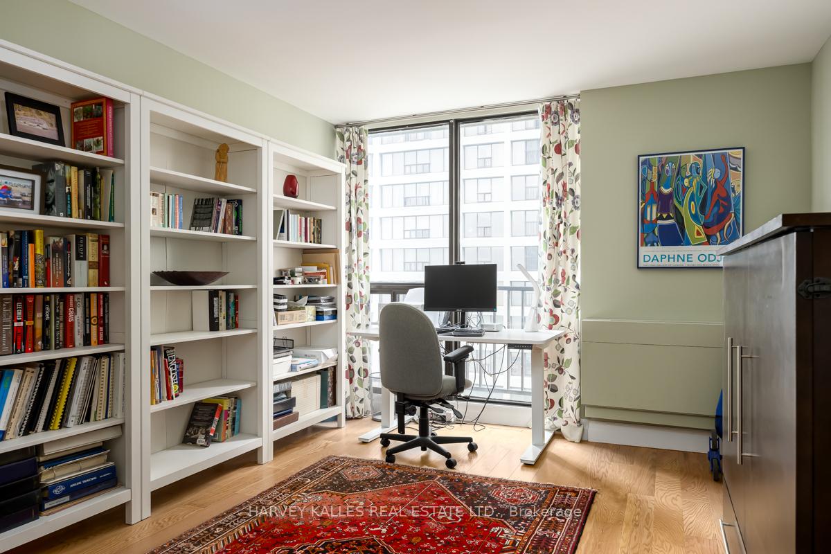 3 Bedrooms Condo at 33 Harbour, Toronto For sale