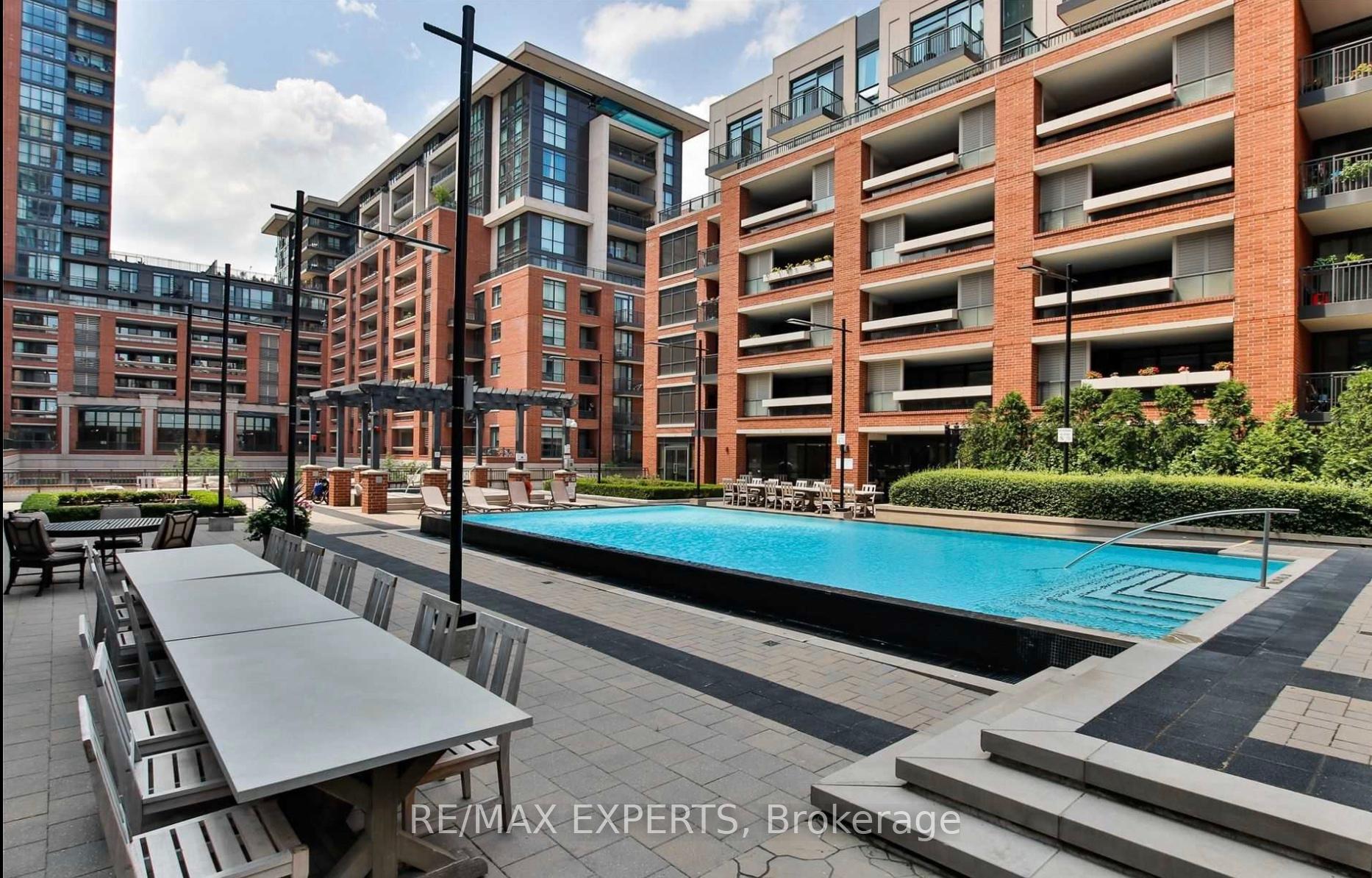 3 Bedrooms Condo at 36 Via Bagnato, Toronto For sale