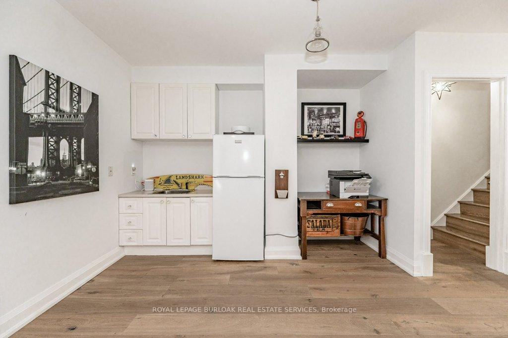 2 Bedrooms Condo at 1061 North Shore, Burlington For sale