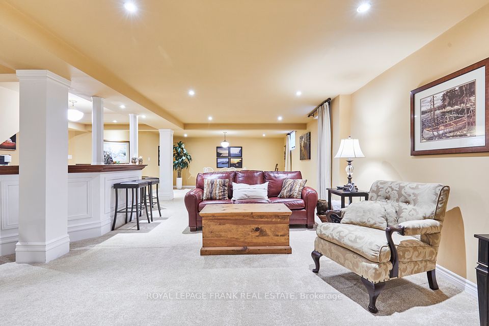 Large Recreation Room with Wet Bar