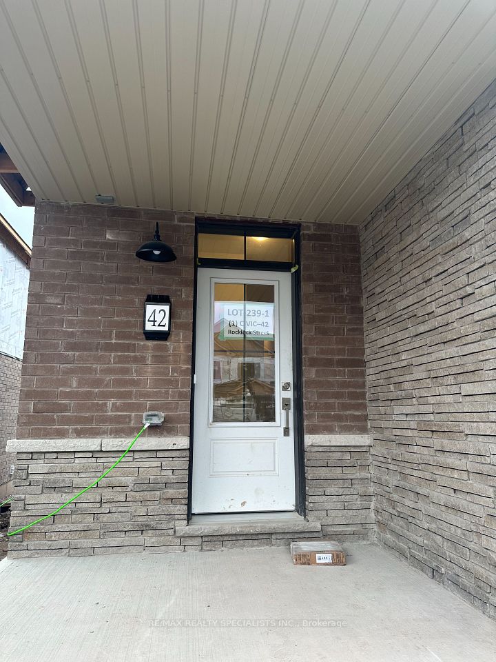 42 Rowlock Street, Welland, ON L3B 0M7