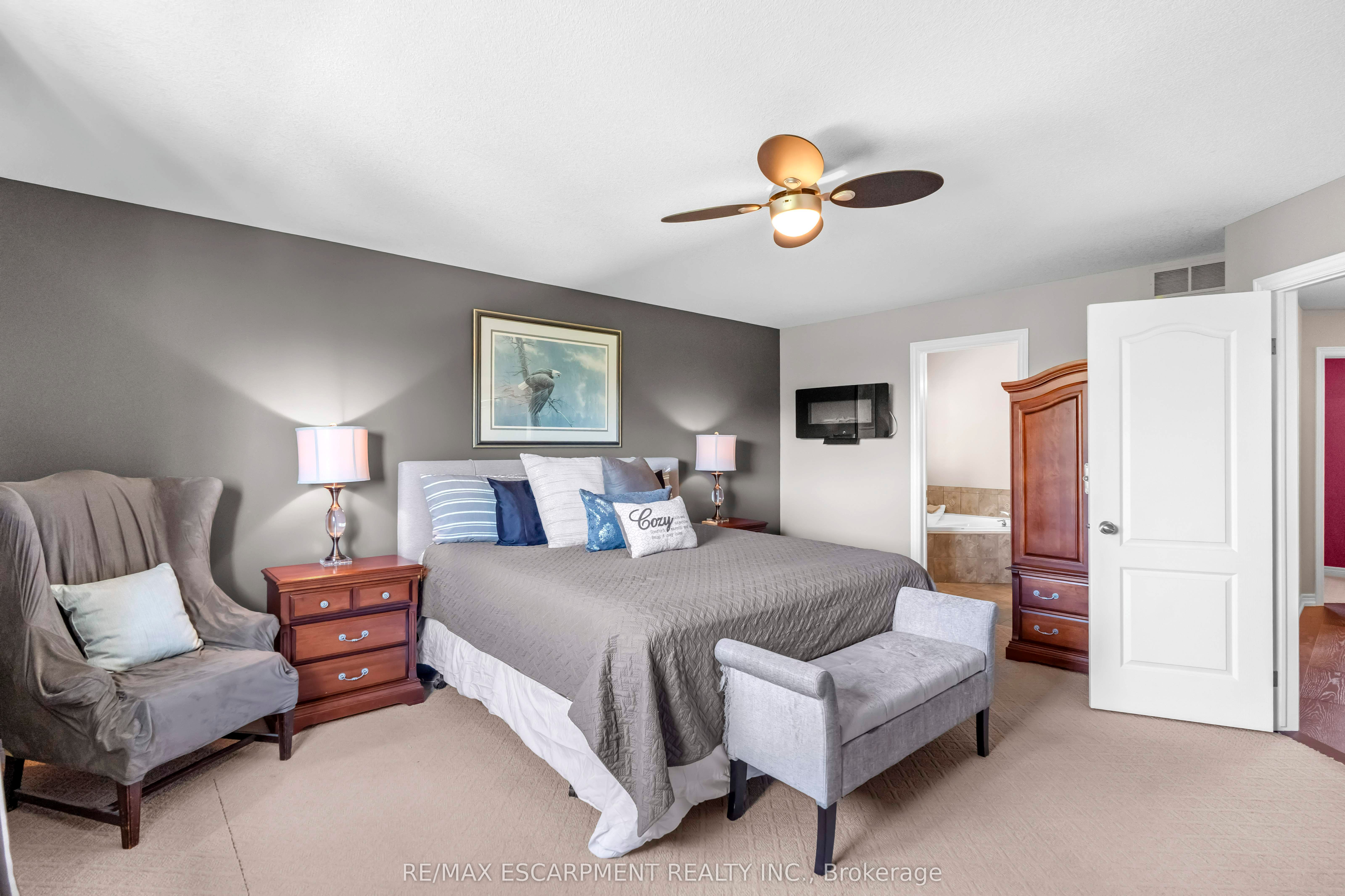 28 Edgecroft Crescent