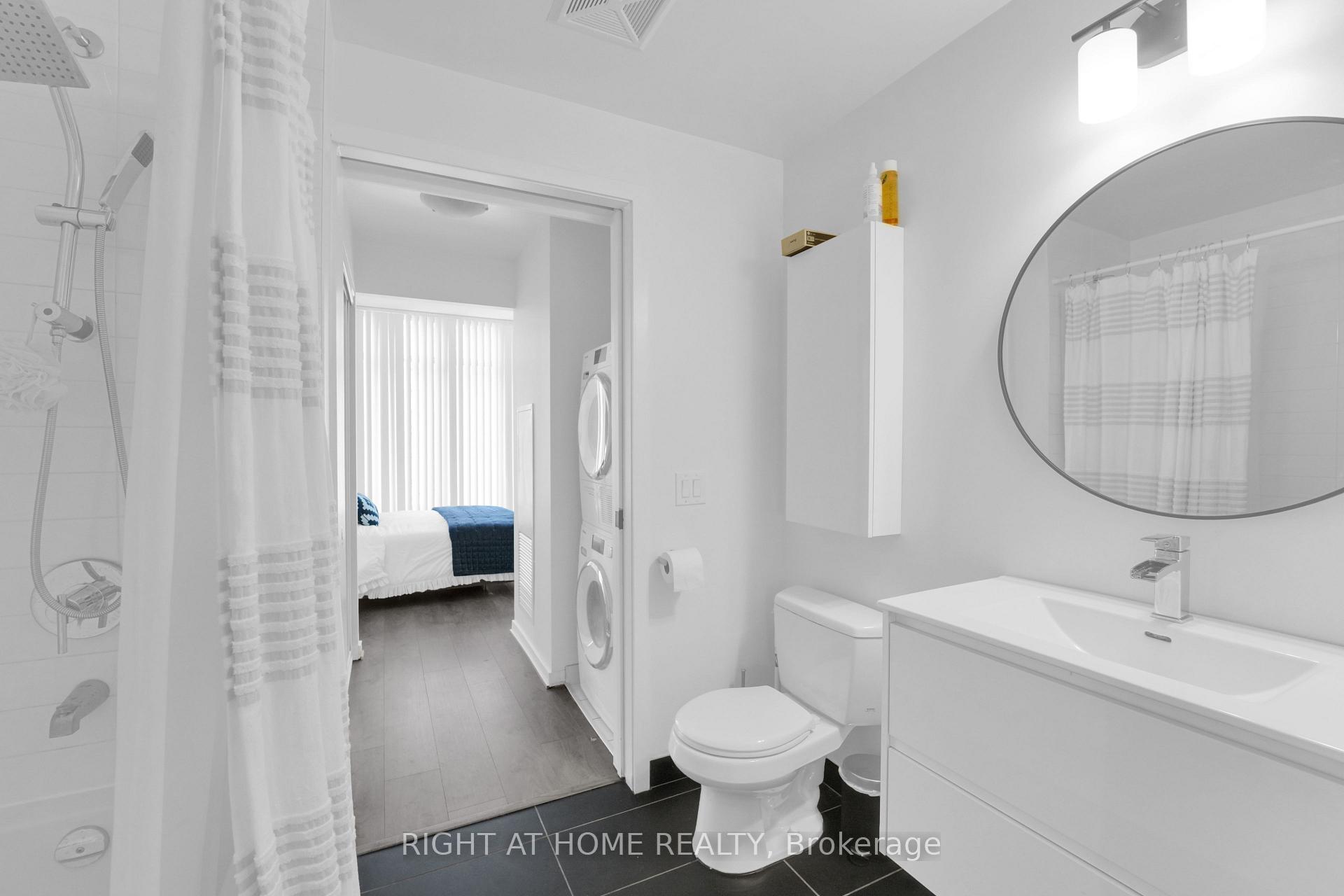 2 Bedrooms Condo at 105 THE QUEENSWAY, Toronto For sale