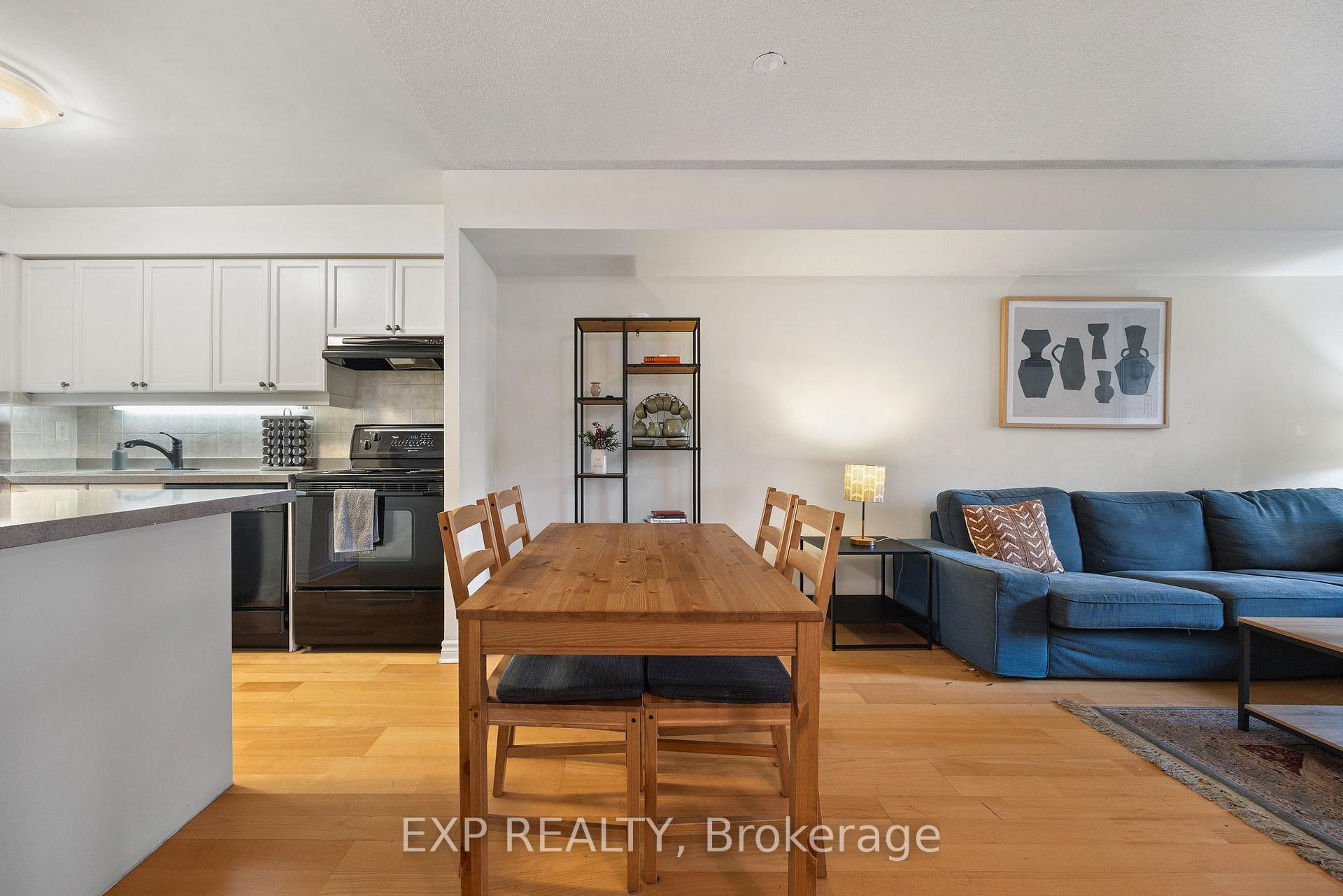 2 Bedrooms Condo at 3880 Duke Of York, Mississauga For sale