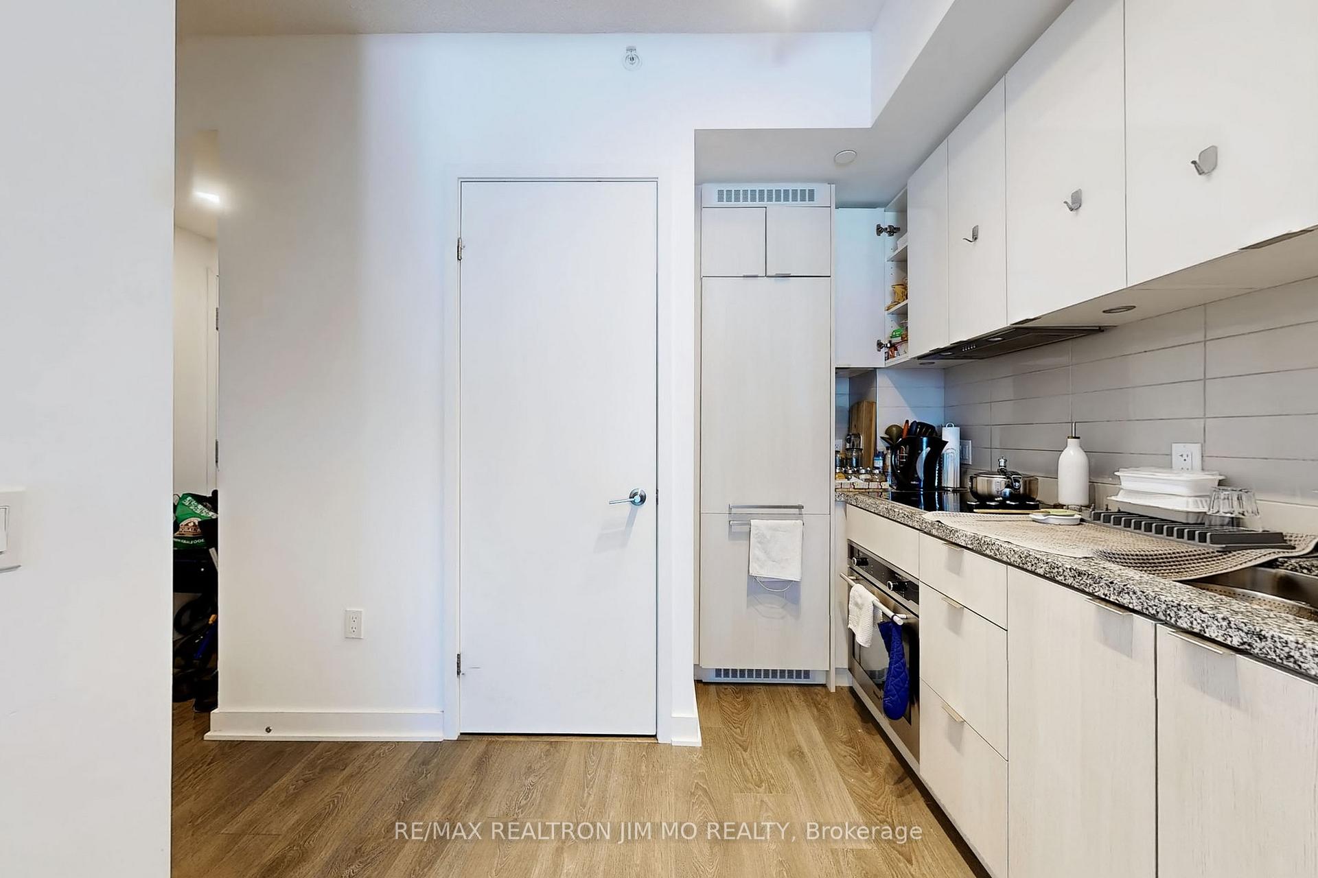 1 Bedroom Condo at 125 Blue Jays,  Toronto For sale