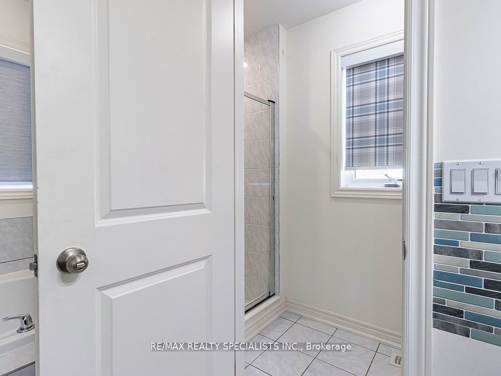 11 Elverton Crescent
