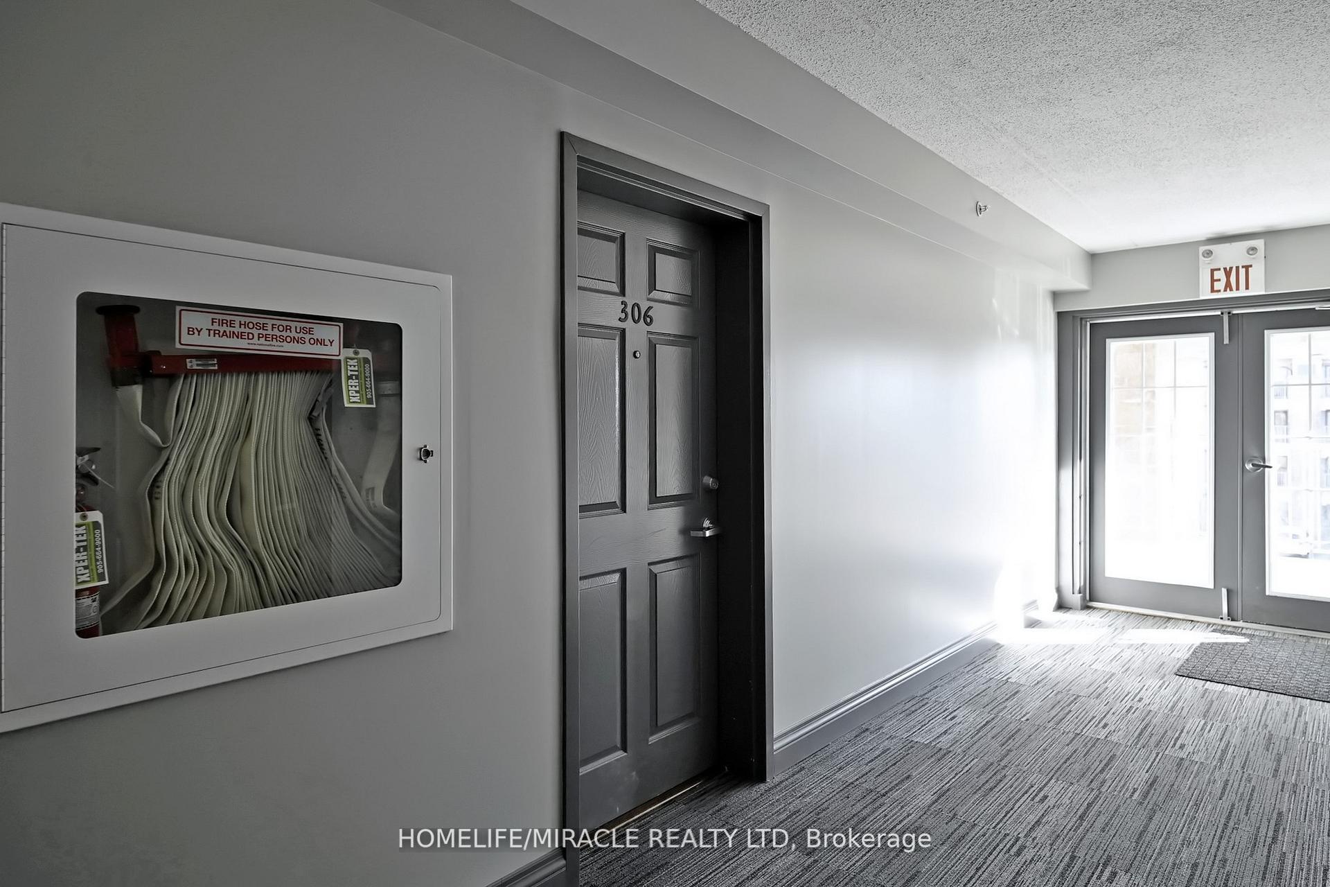 2 Bedrooms Condo at 1440 Bishops, Oakville For sale