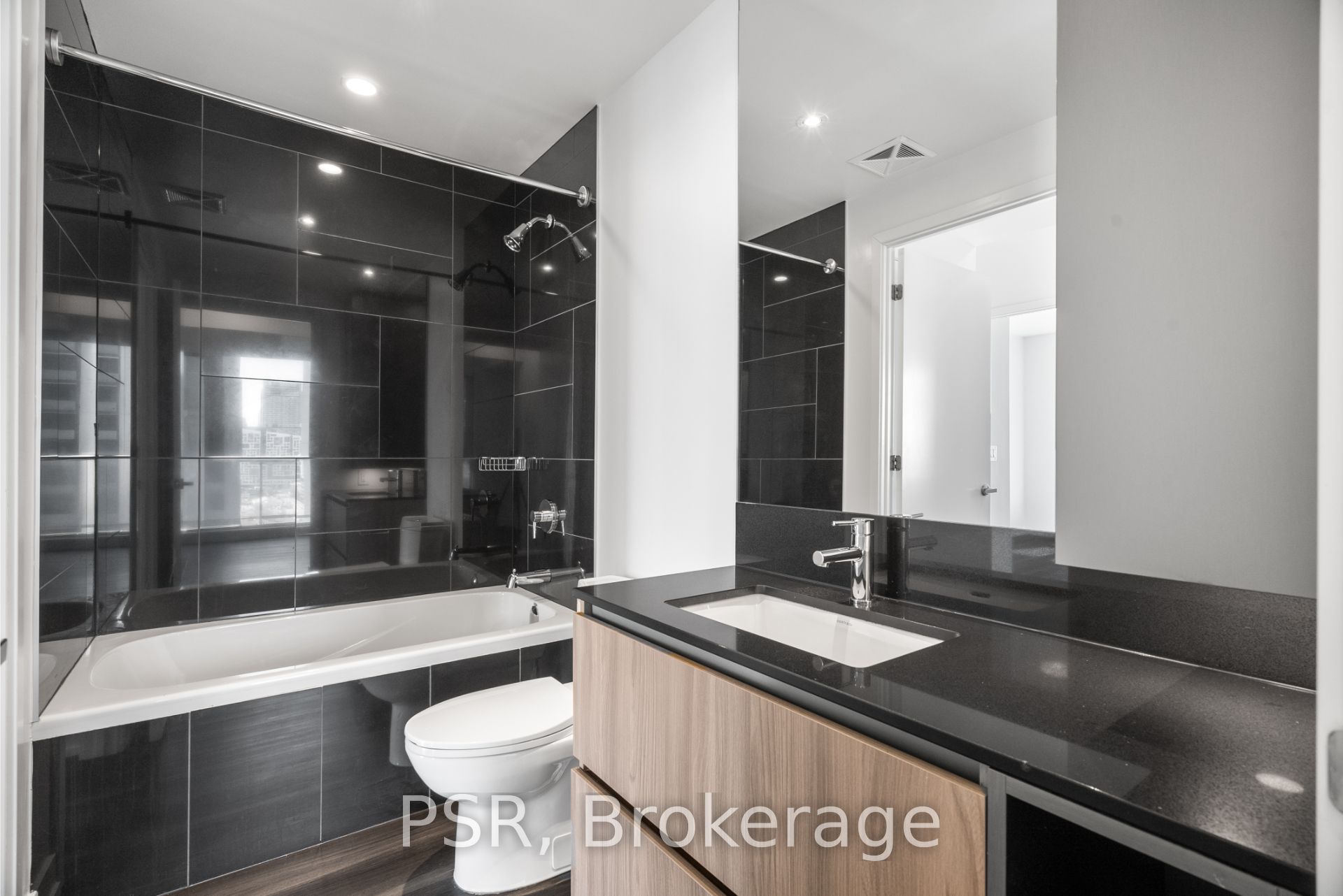 25 Ordnance Street, #1402