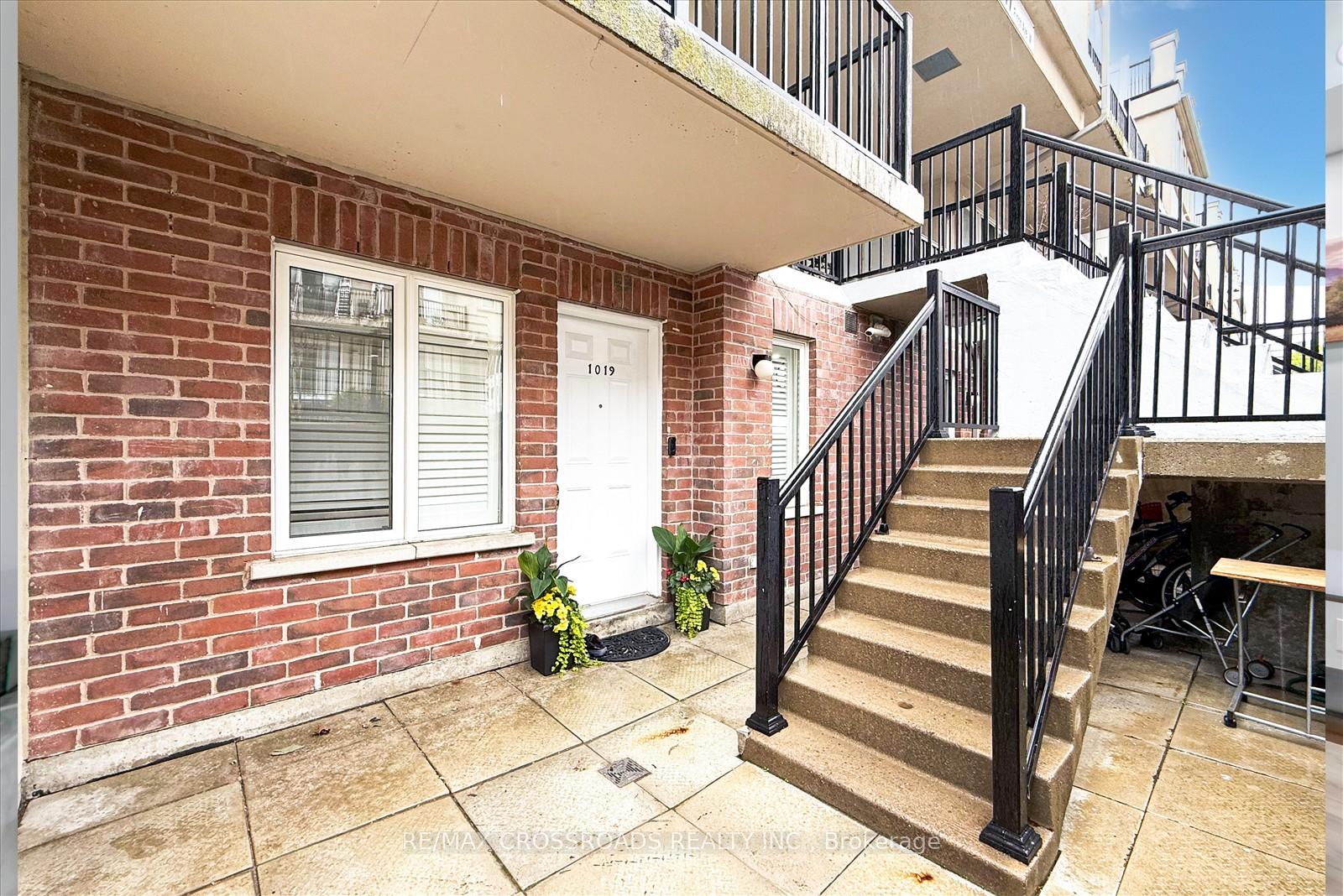 3 Bedrooms Condo at 3047 Finch, Toronto For sale