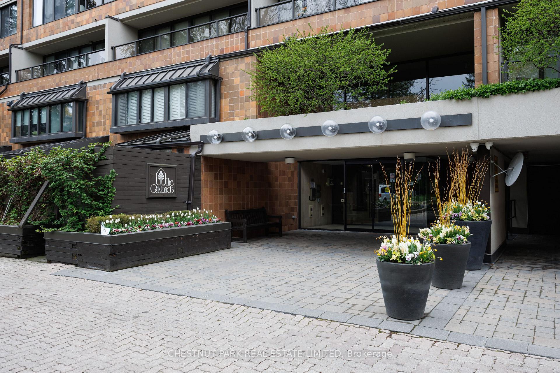 1 Bedroom Condo at 40 Oaklands, Toronto For sale