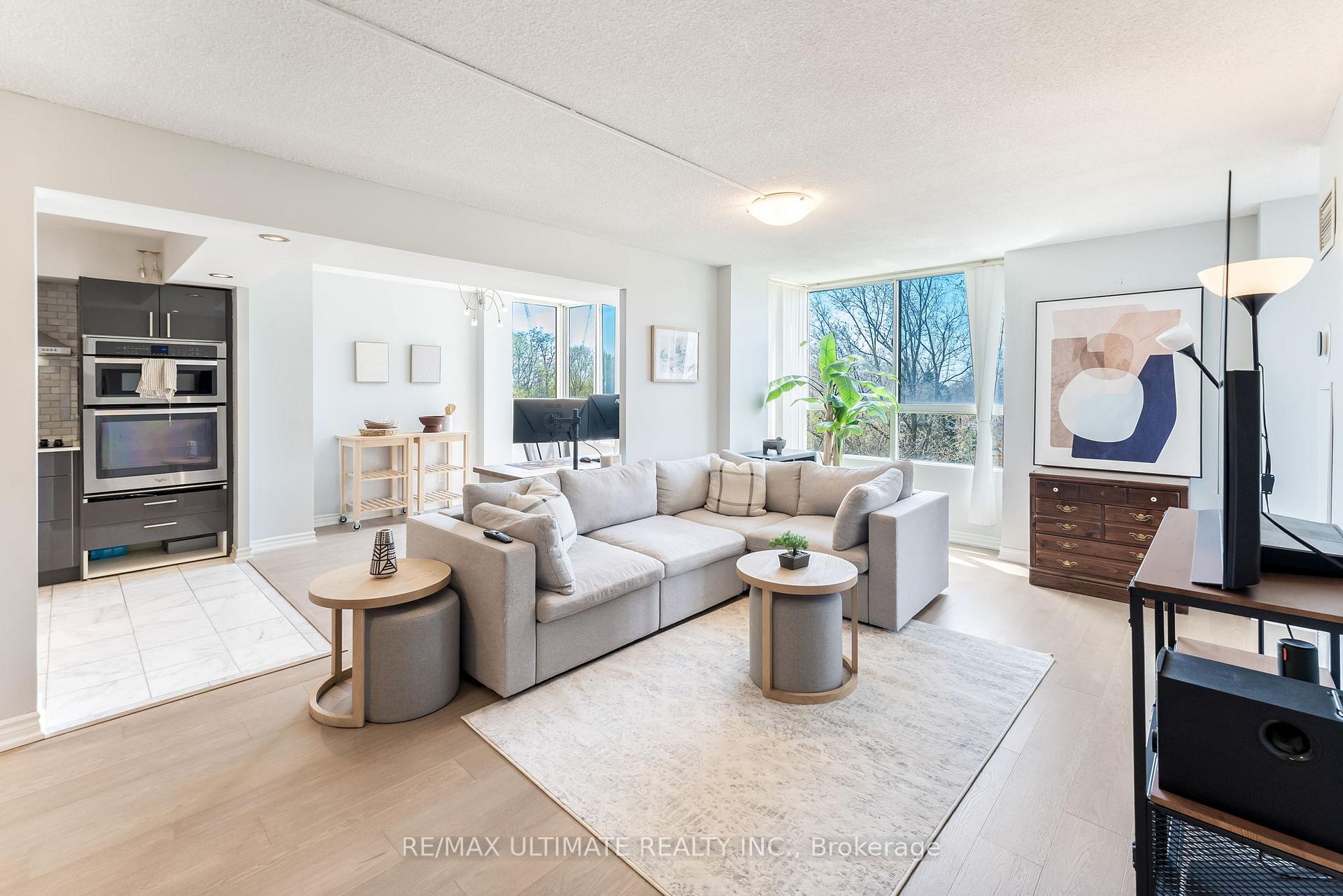 2 Bedrooms Condo at 1485 Lakeshore,  Mississauga For sale