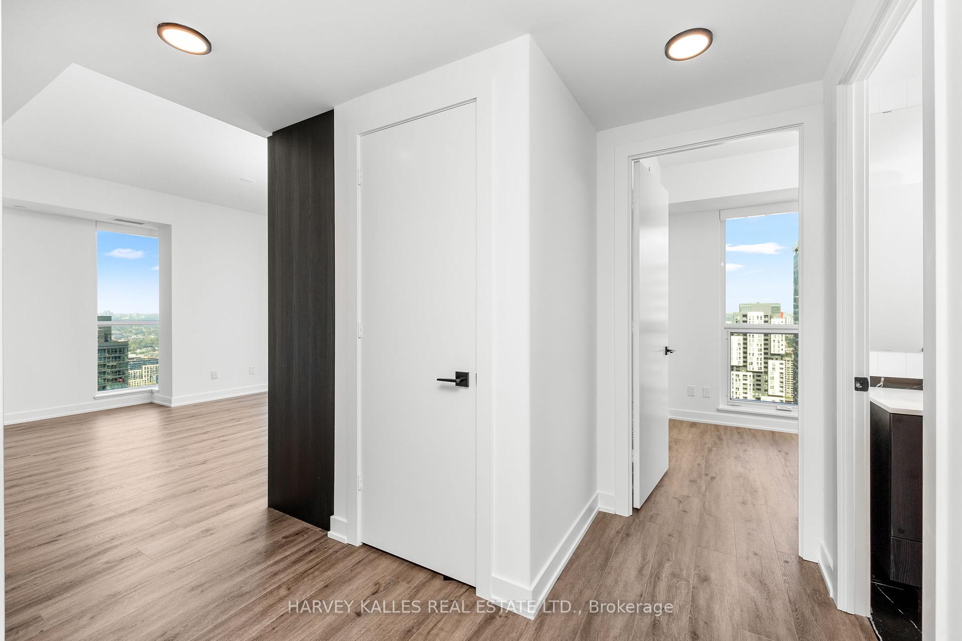 327 King Street W 4205