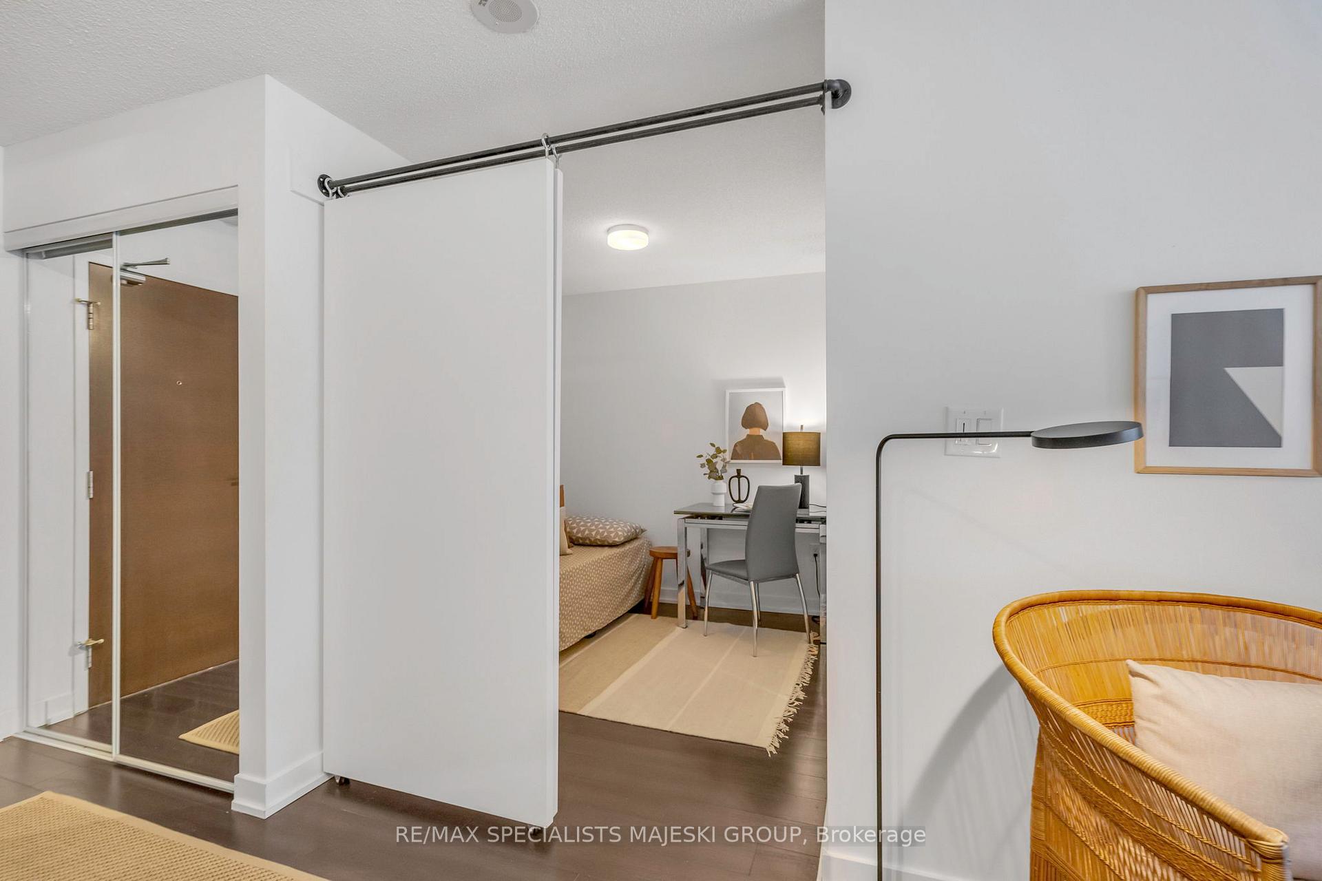 2 Bedrooms Condo at 21 Iceboat,  Toronto For sale