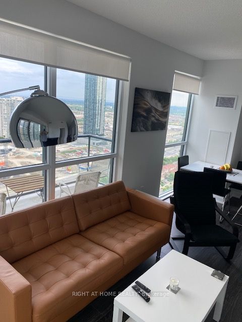 4055 Parkside Village