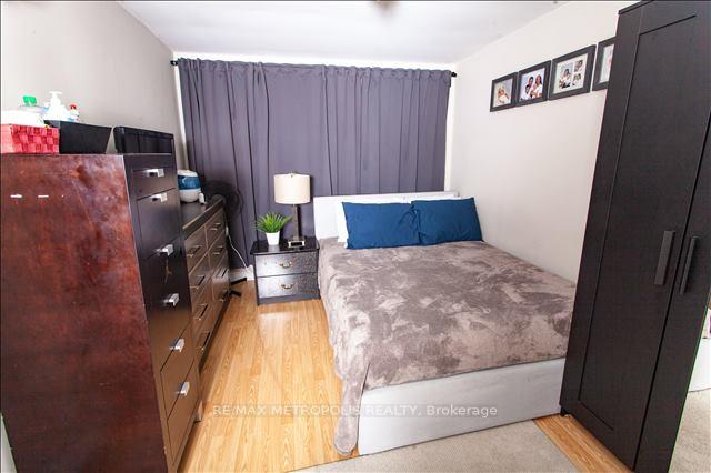5 Bedrooms Condo at 39 John Cabot,  Toronto For sale