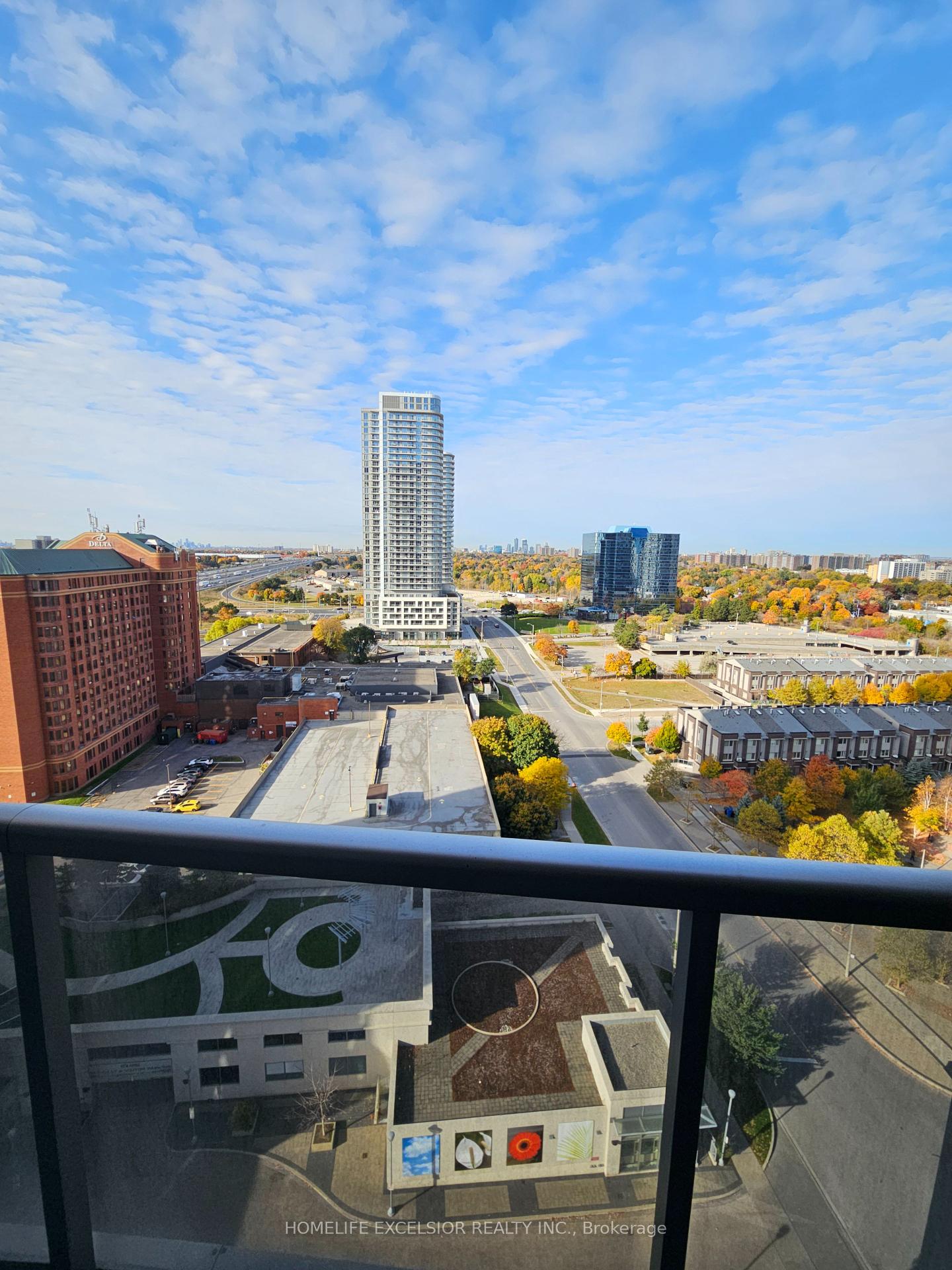2 Bedrooms Condo at 135 Village Green,  Toronto For sale