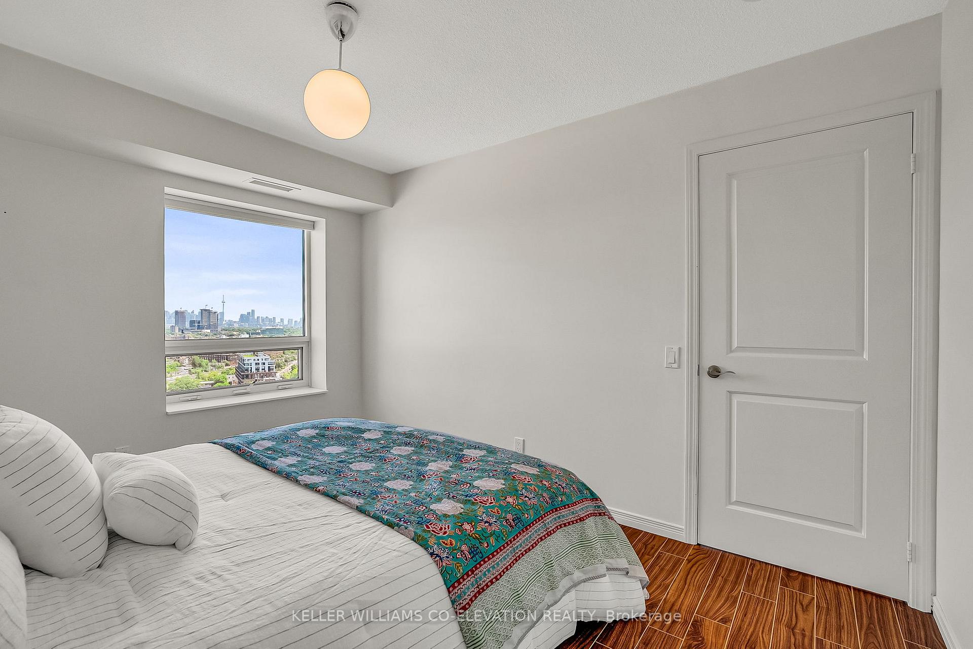 3 Bedrooms Condo at 60 Heintzman, Toronto For sale