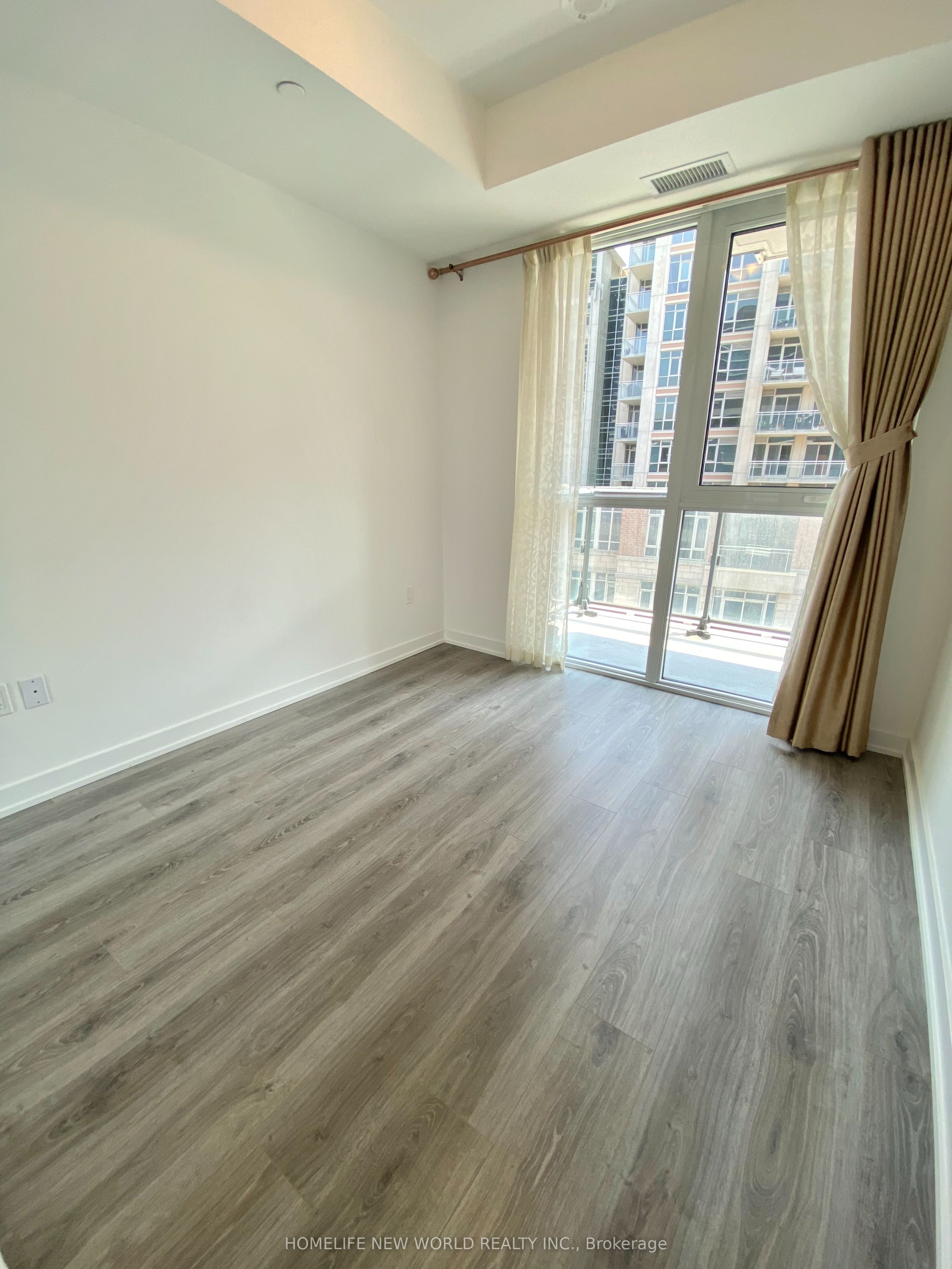 38 Iannuzzi Street, #520