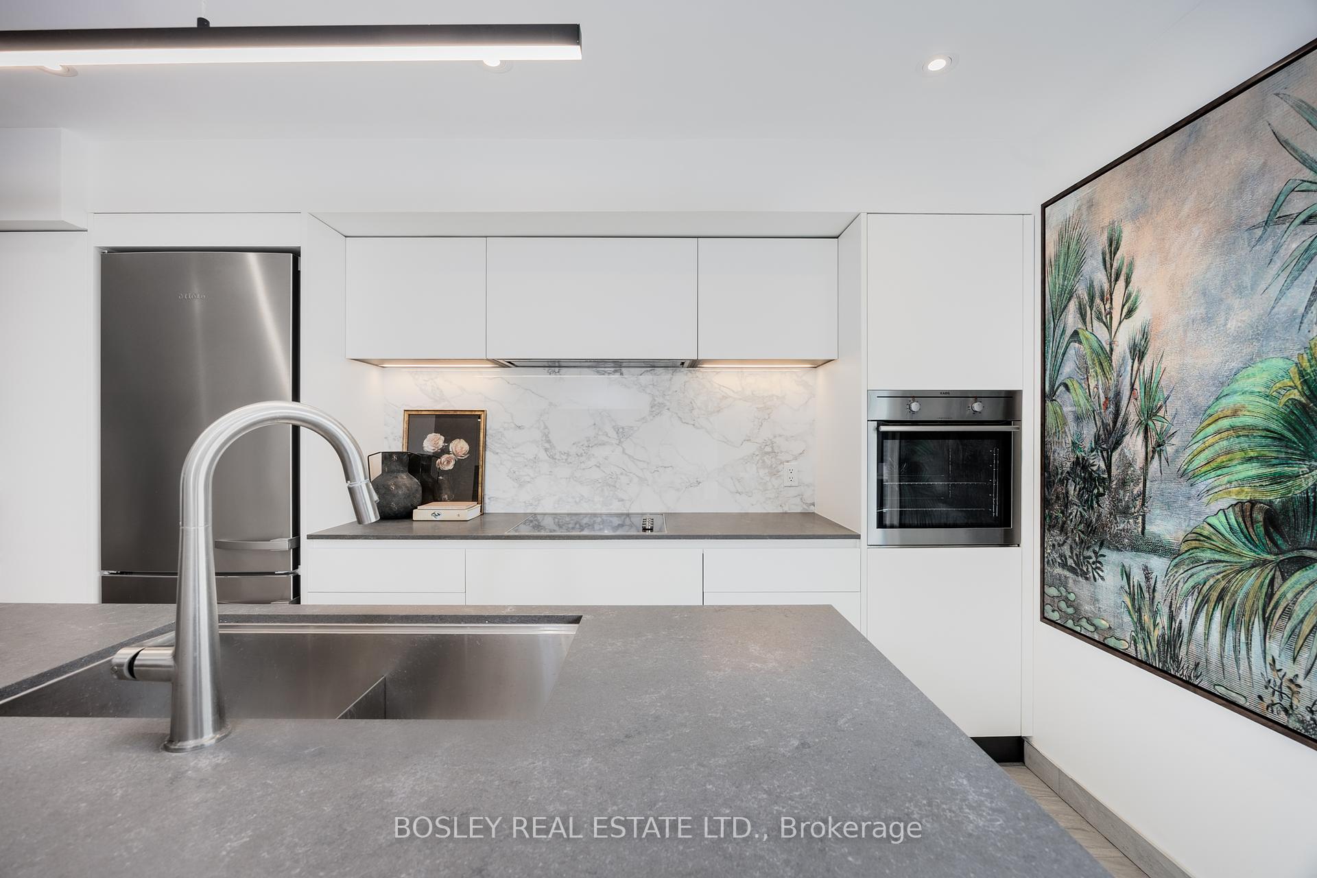 4 Bedrooms Condo at 95 Summerhill, Toronto For sale
