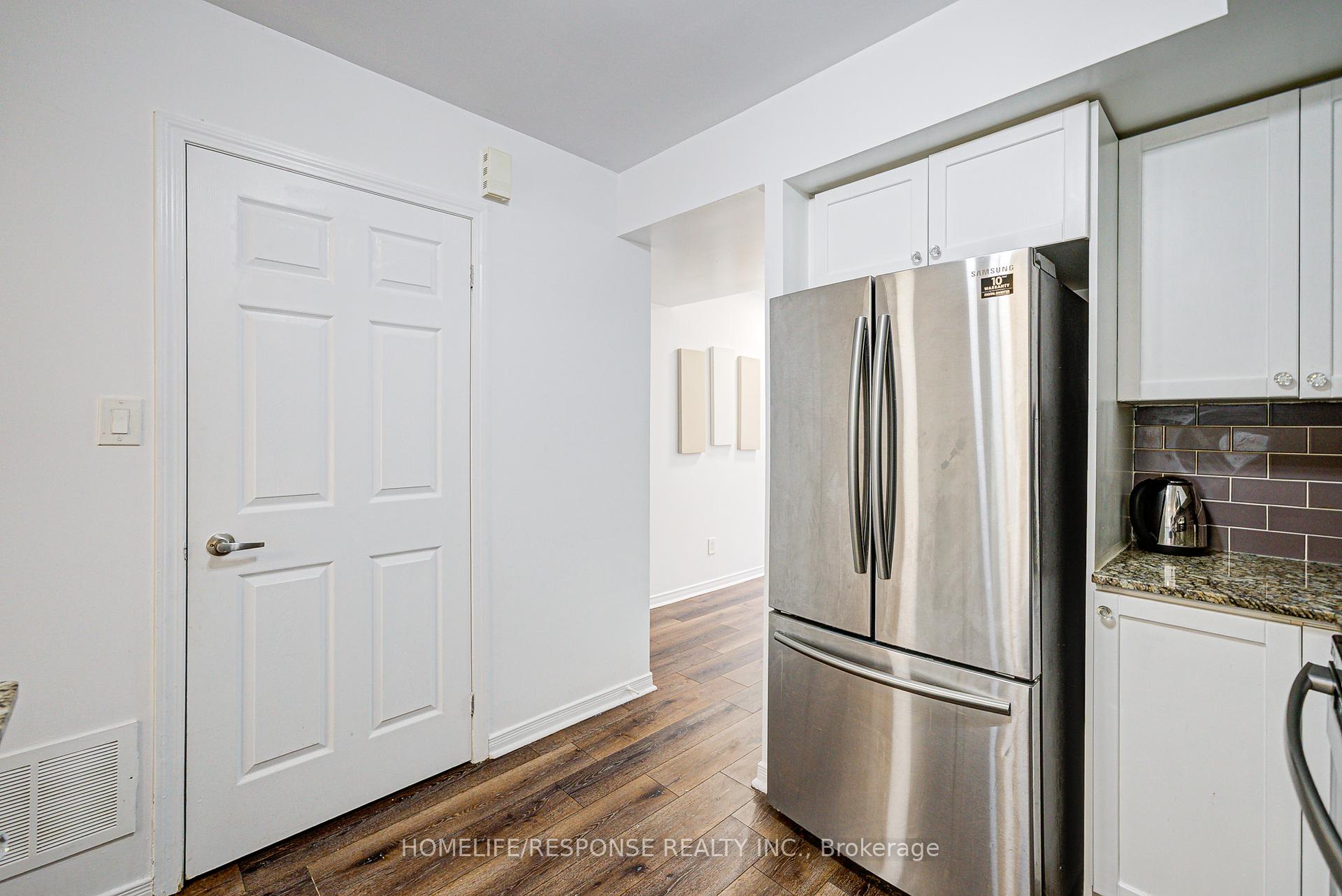 3 Bedrooms Condo at 35 Elsie, Toronto For sale