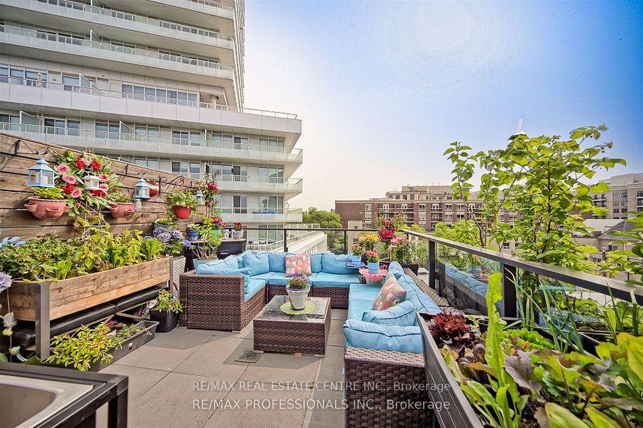 3 Bedrooms Condo at 15 Brin, Toronto For sale
