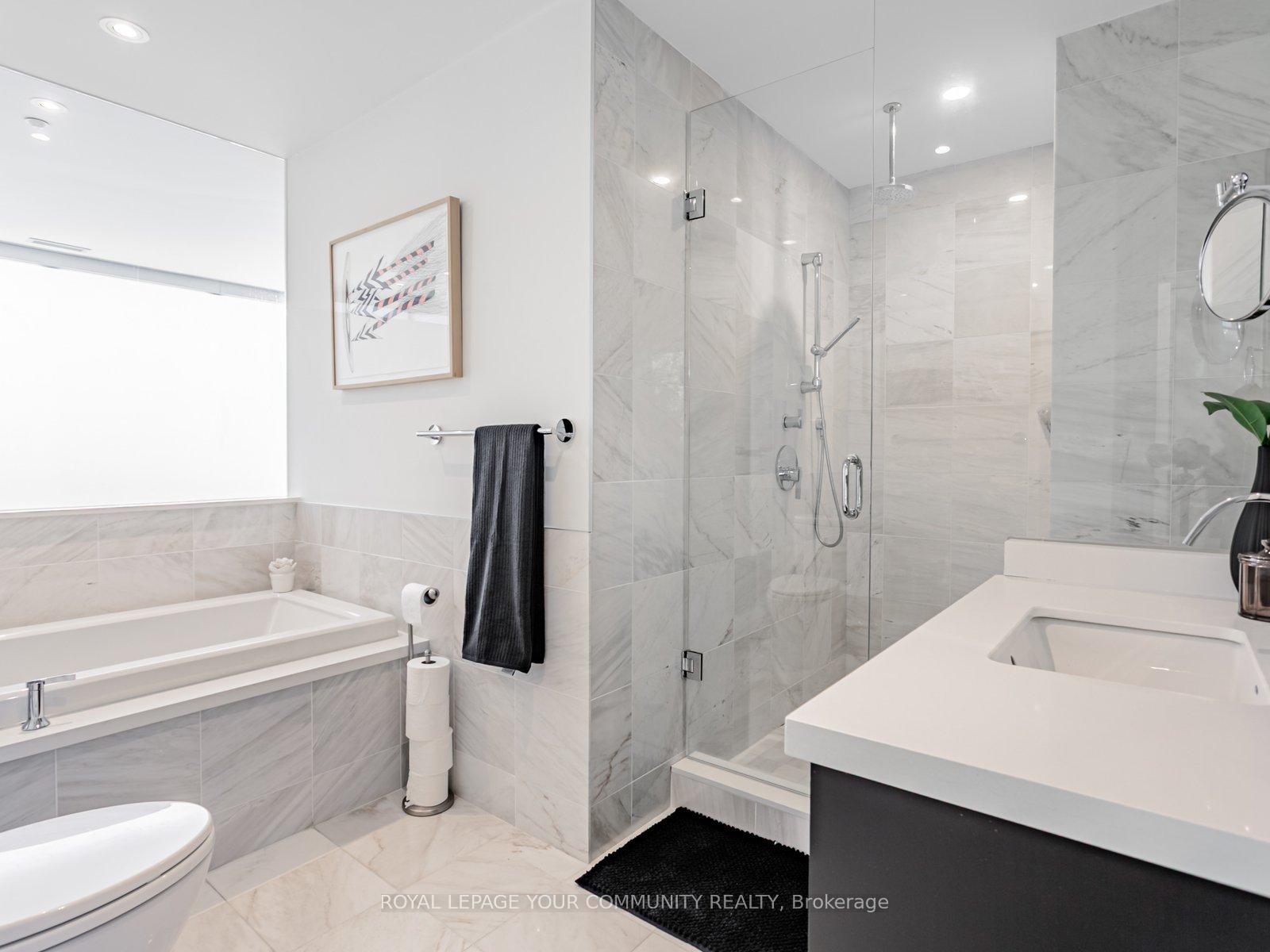 3 Bedrooms Condo at 1 Rainsford, Toronto For sale