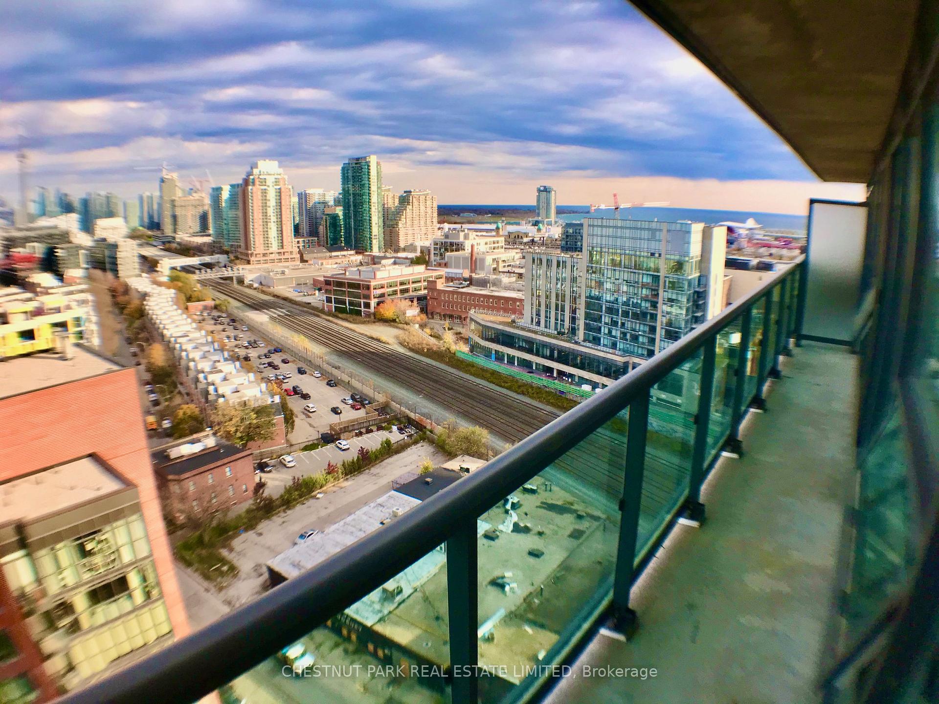 2 Bedrooms Condo at 36 Lisgar, Toronto For sale