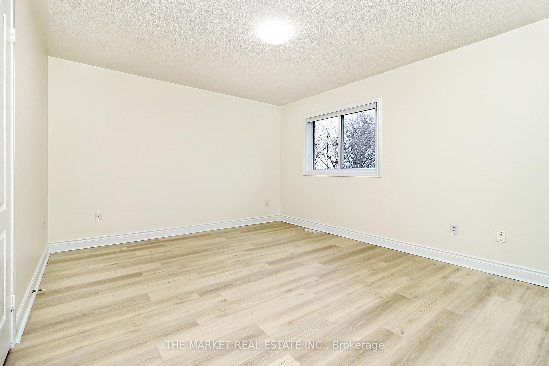 3 Bedrooms Condo at 7190 Atwood, Mississauga For sale