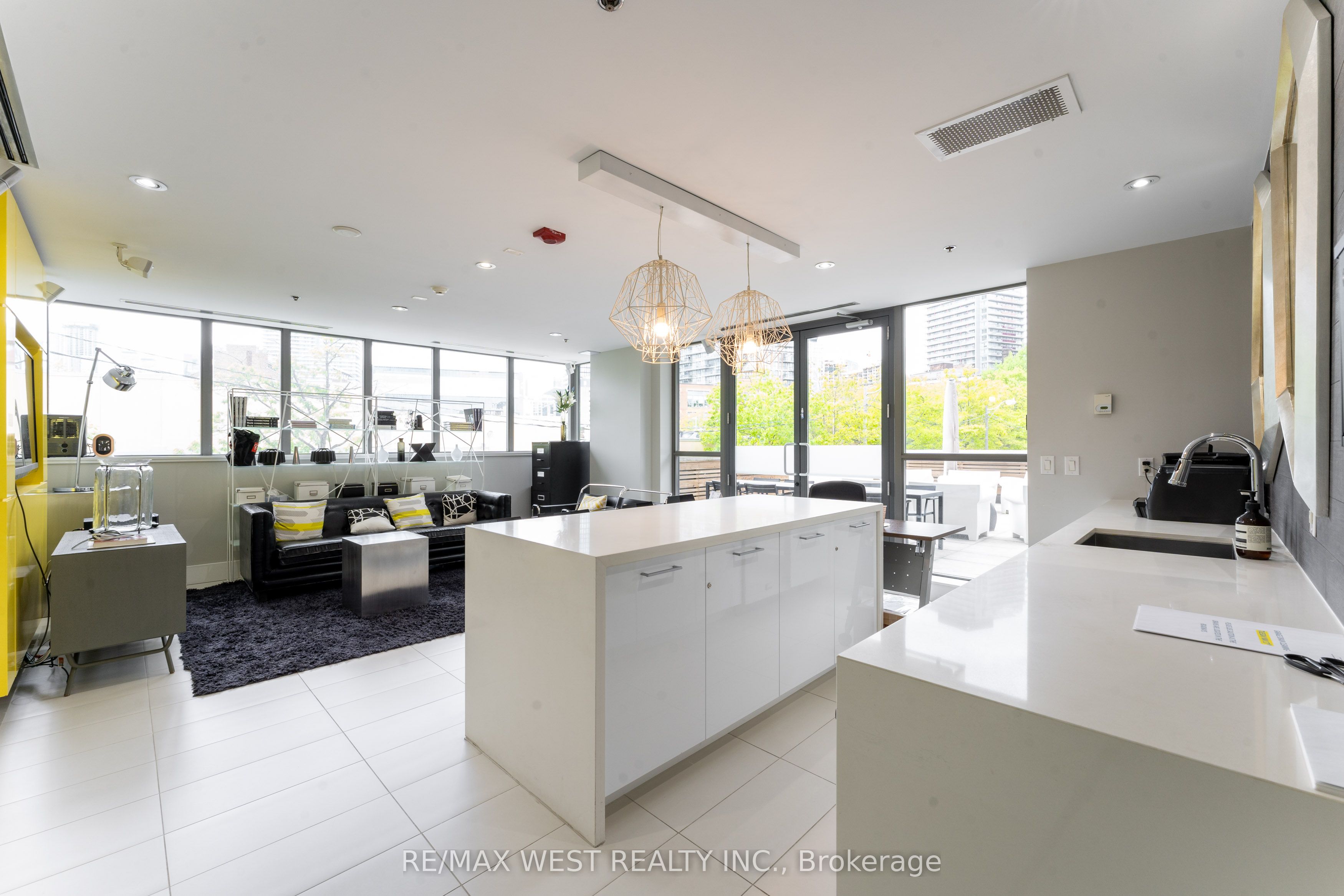 90 Trinity Street, #303