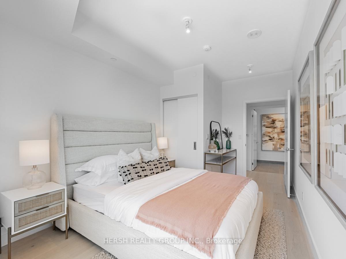 2 Bedrooms Condo at 160 Kingsway,  Toronto For sale