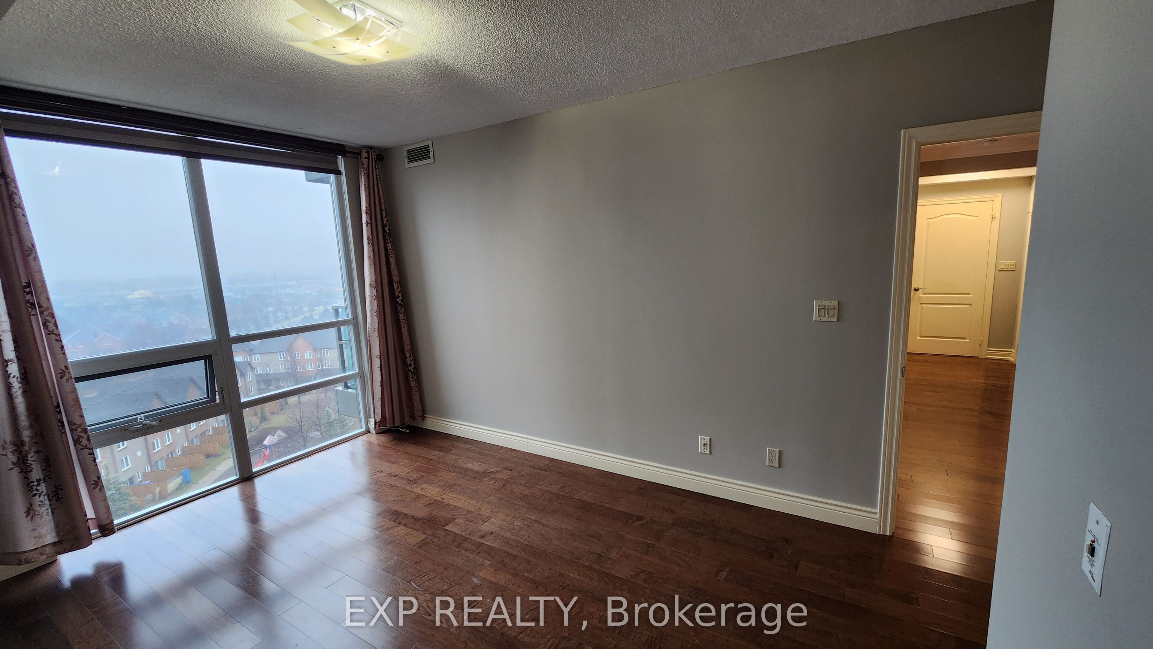 88 Promenade Circle, #1007