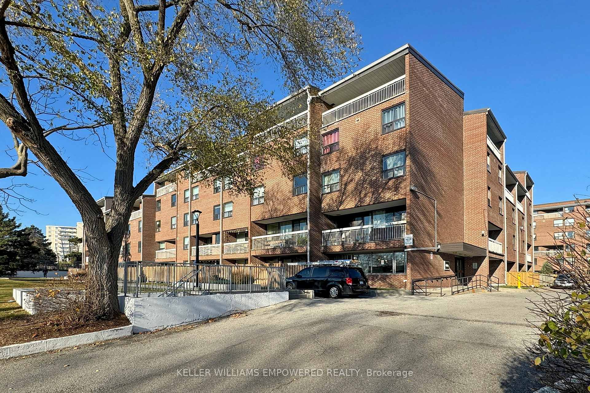 2 Bedrooms Condo at 4060 Lawrence, Toronto For sale