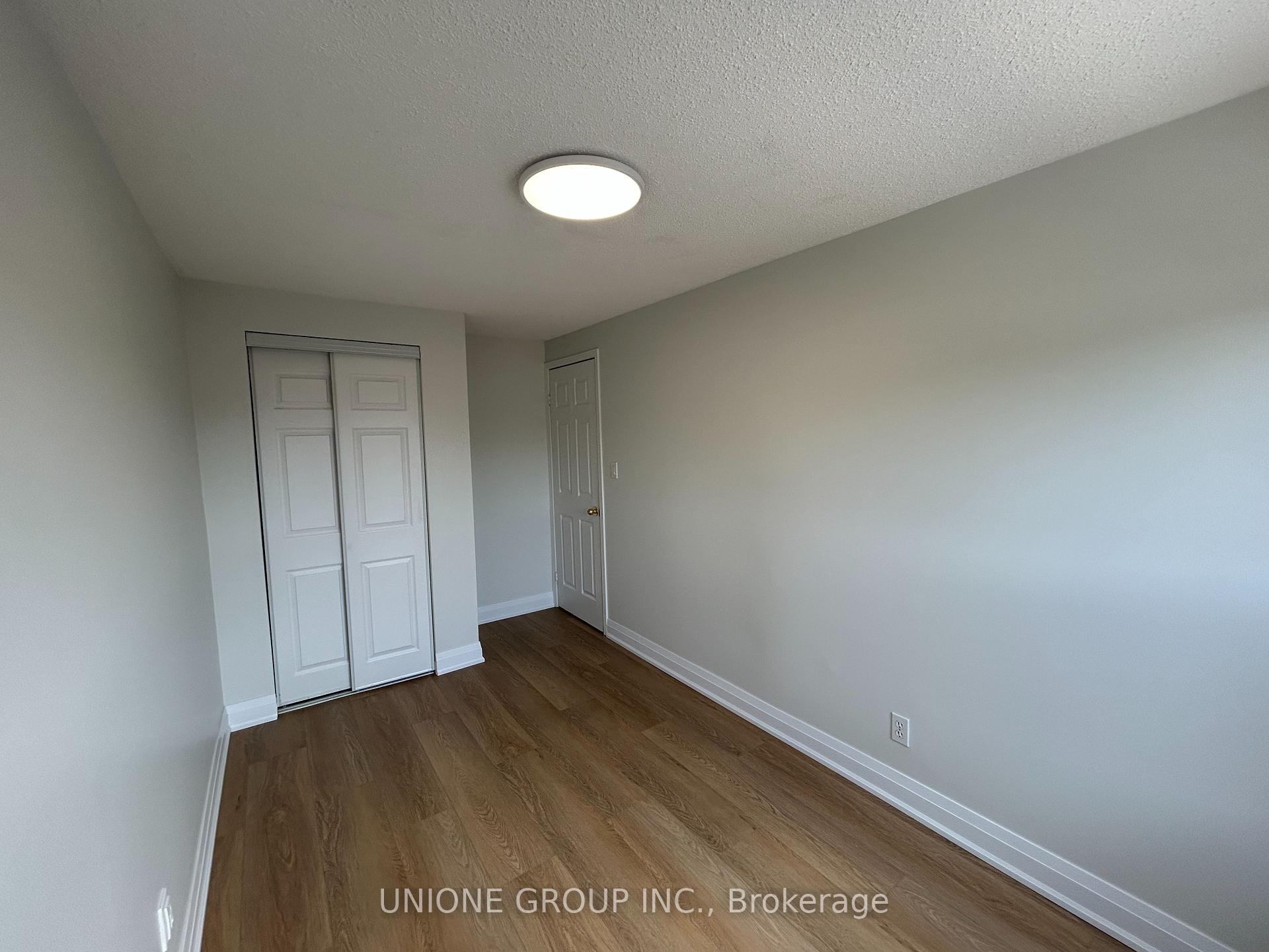 3 Bedrooms Condo at 1570 Reeves, Oakville For sale