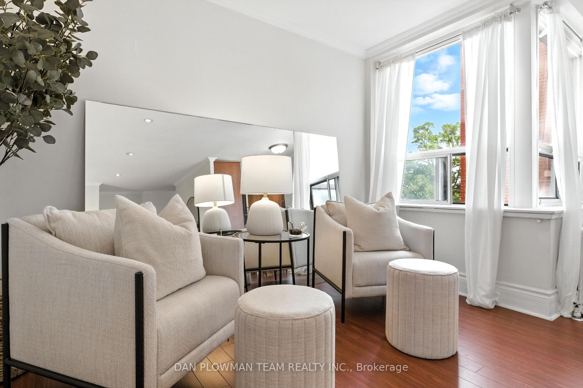1 Bedroom Co-op at 2550 Bathurst, Toronto For sale