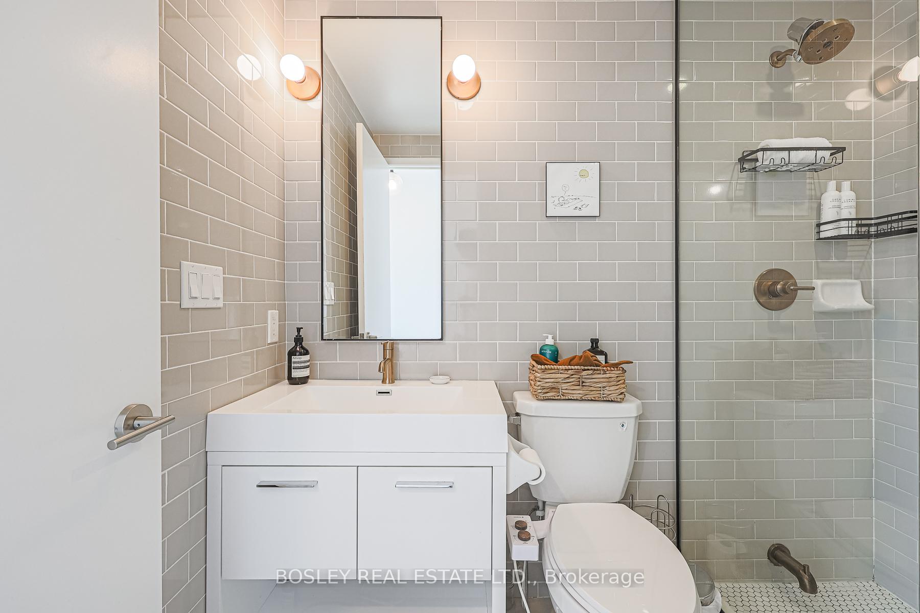 2 Bedrooms Condo at 106 Dovercourt, Toronto For sale