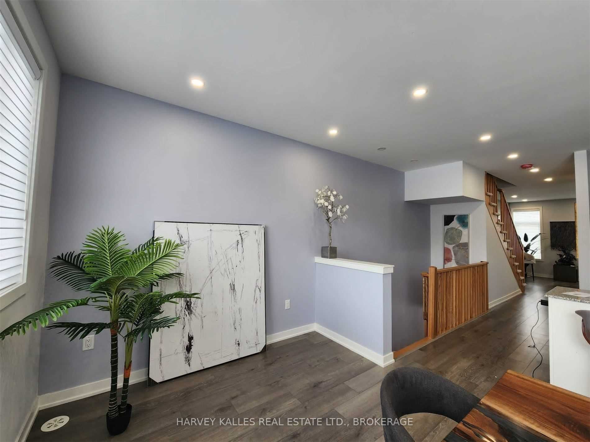 250 Finch Avenue 26