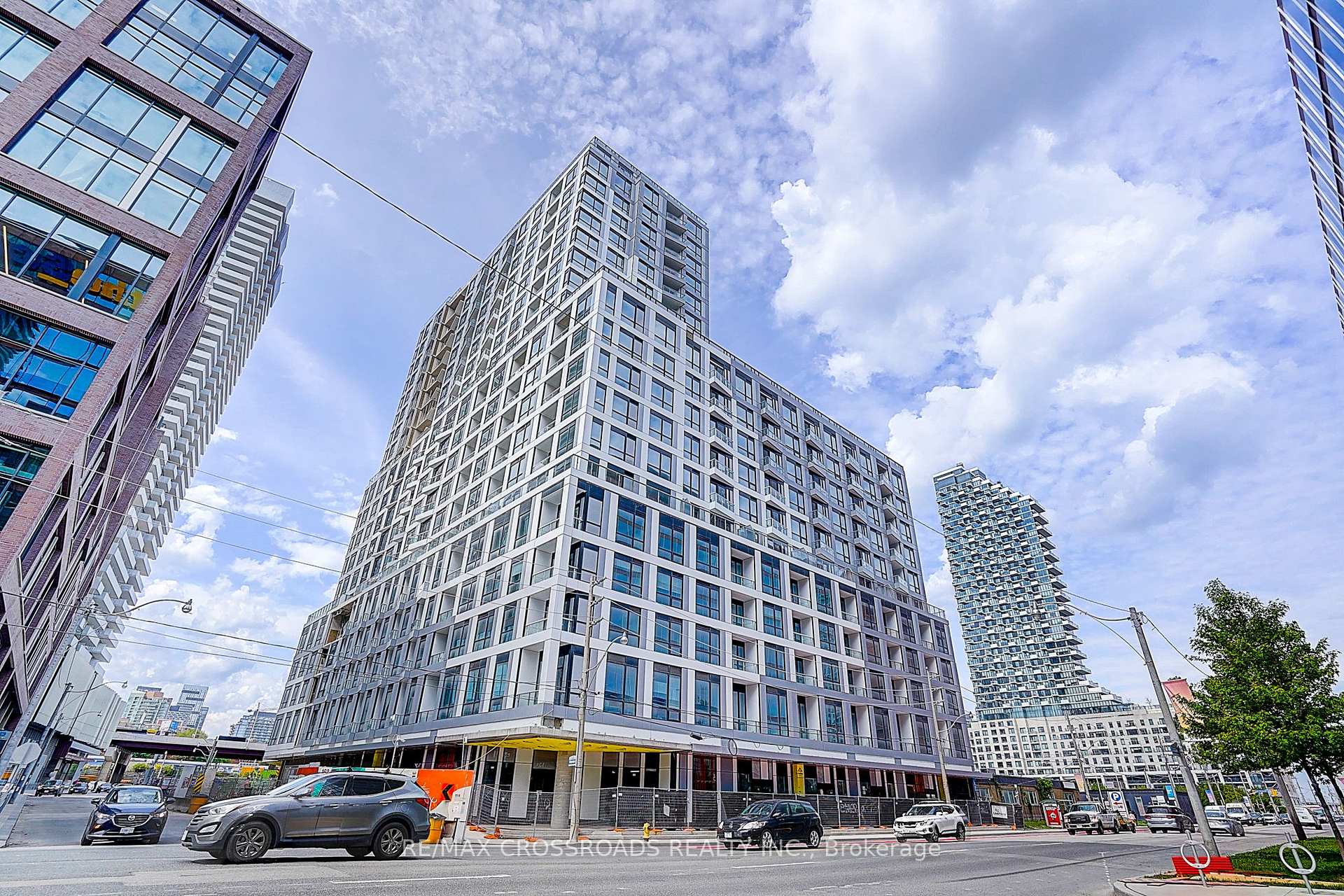 2 Bedrooms Condo at 15 RICHARDSON, Toronto For sale