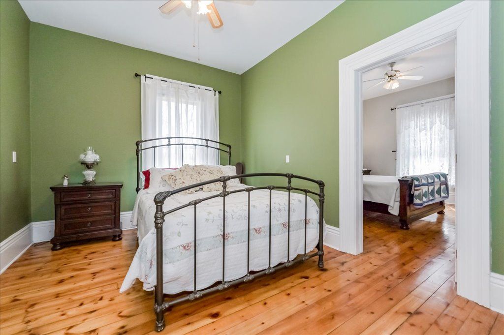 119 John Street W