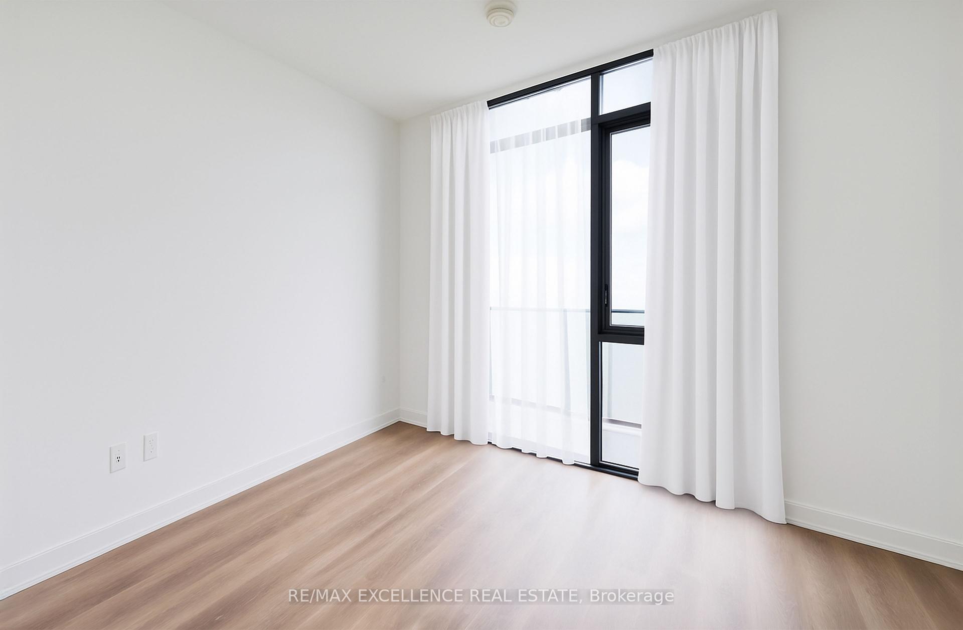 2 Bedrooms Condo at 86 Dundas, Mississauga For sale