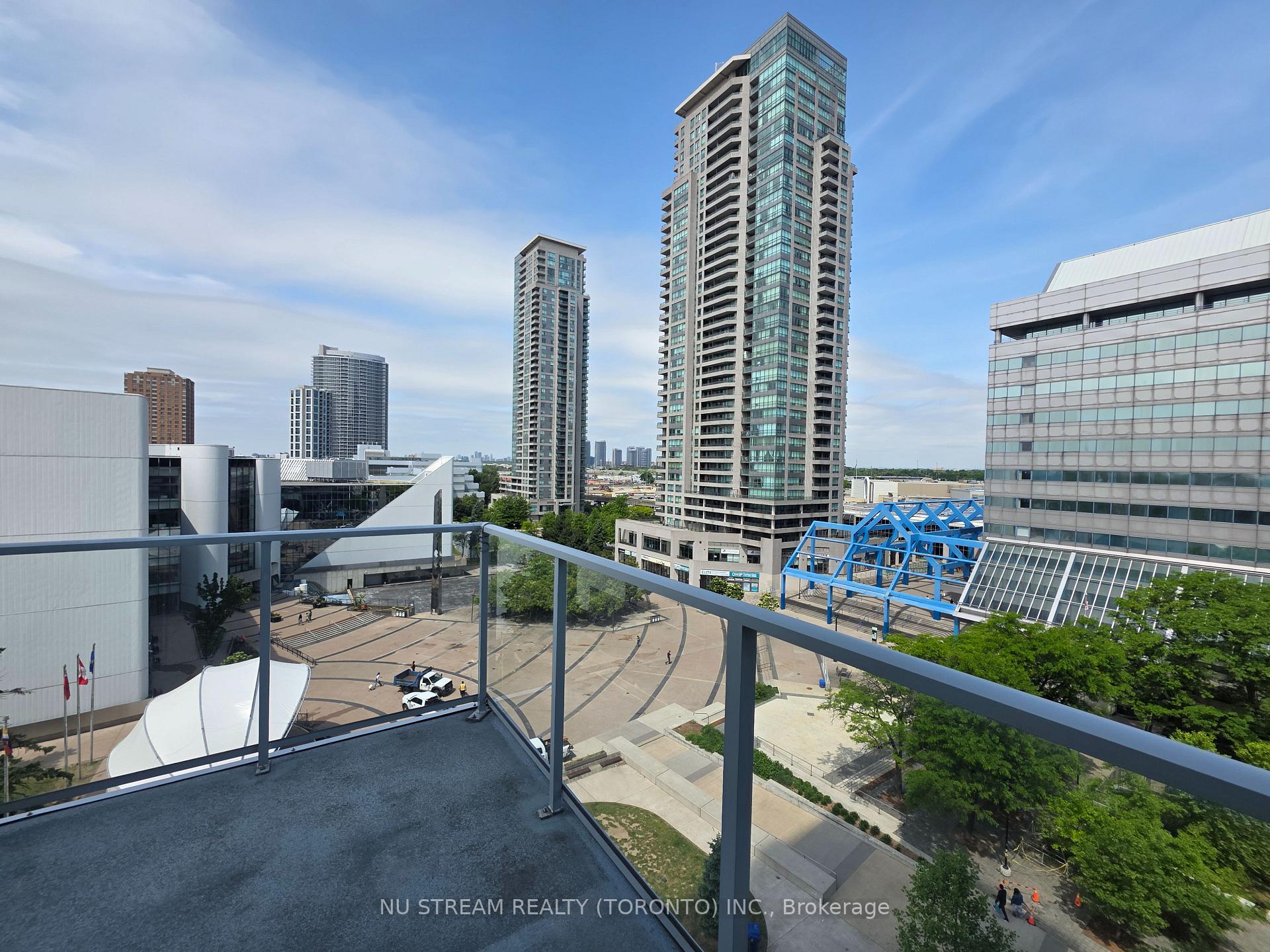 1 Bedroom Condo at 60 Town Centre, Toronto For sale