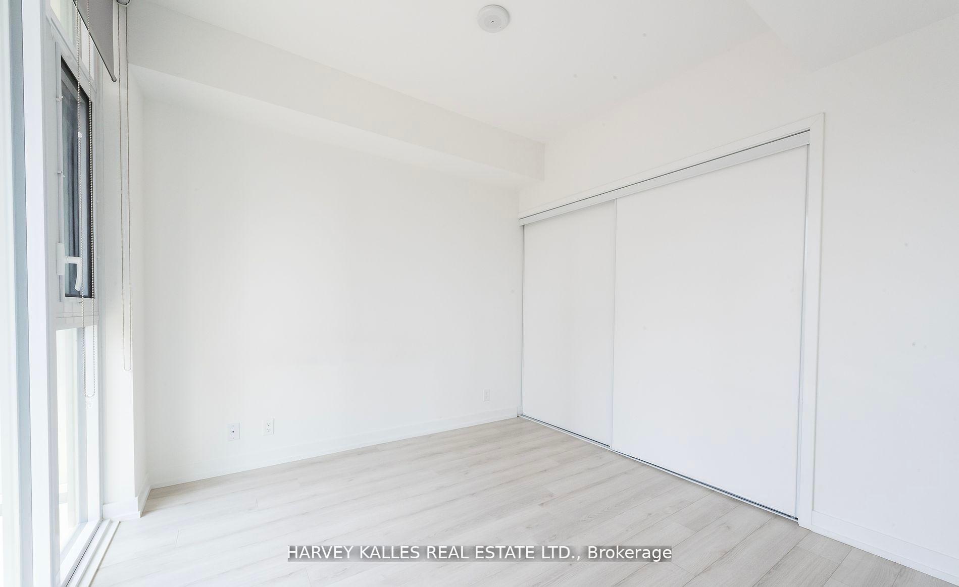 33 Helendale Avenue 2409
