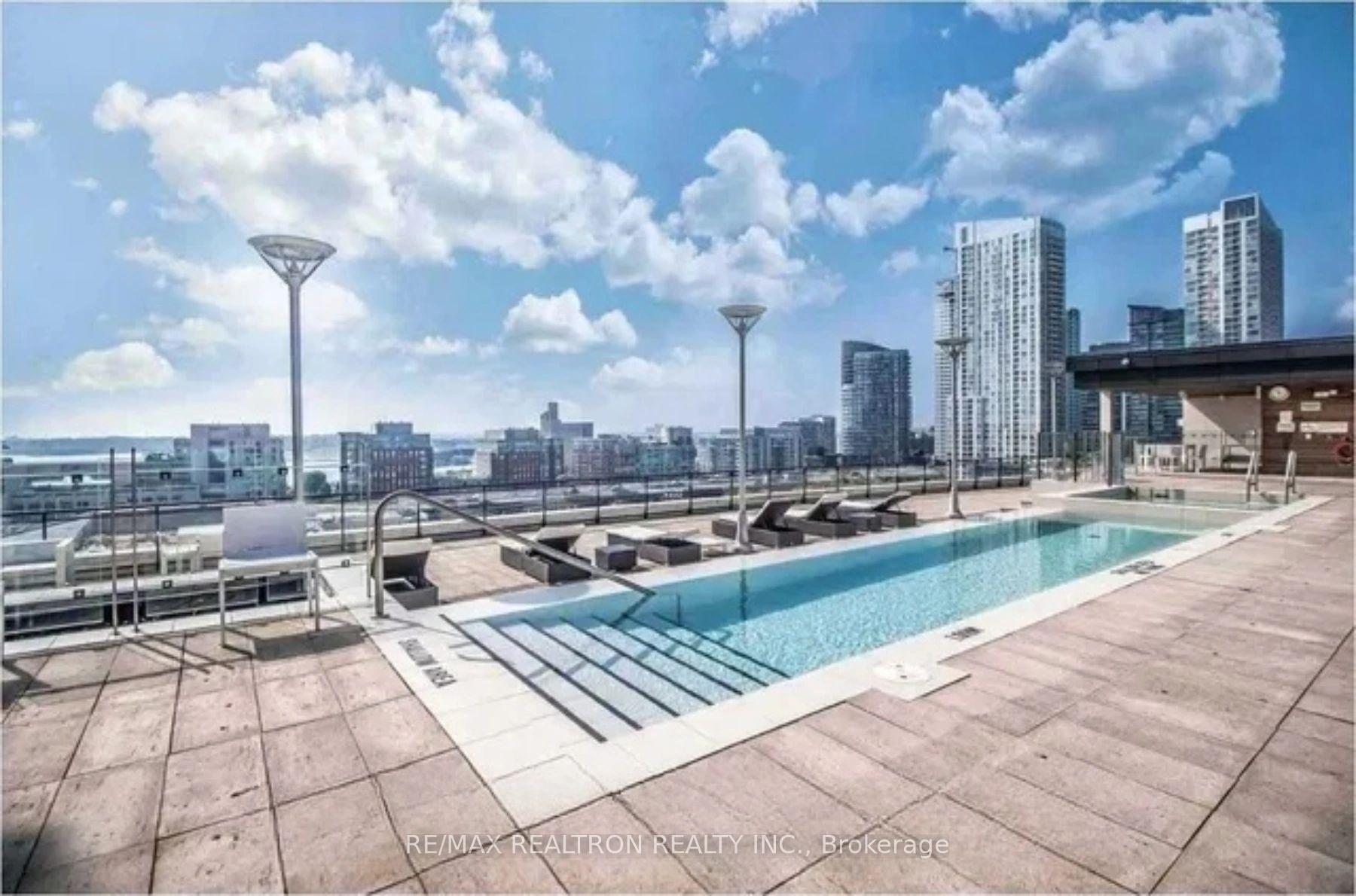1 Bedroom Condo at 8 Telegram,  Toronto For sale