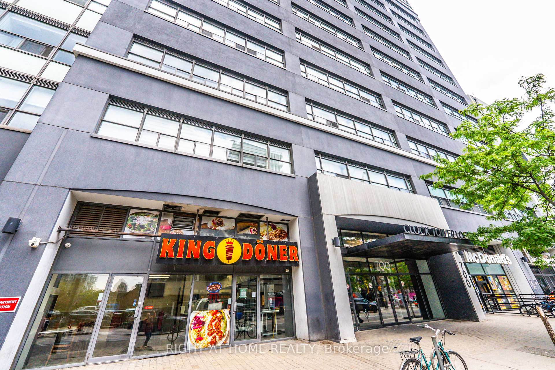 2 Bedrooms Condo at 700 King, Toronto For sale