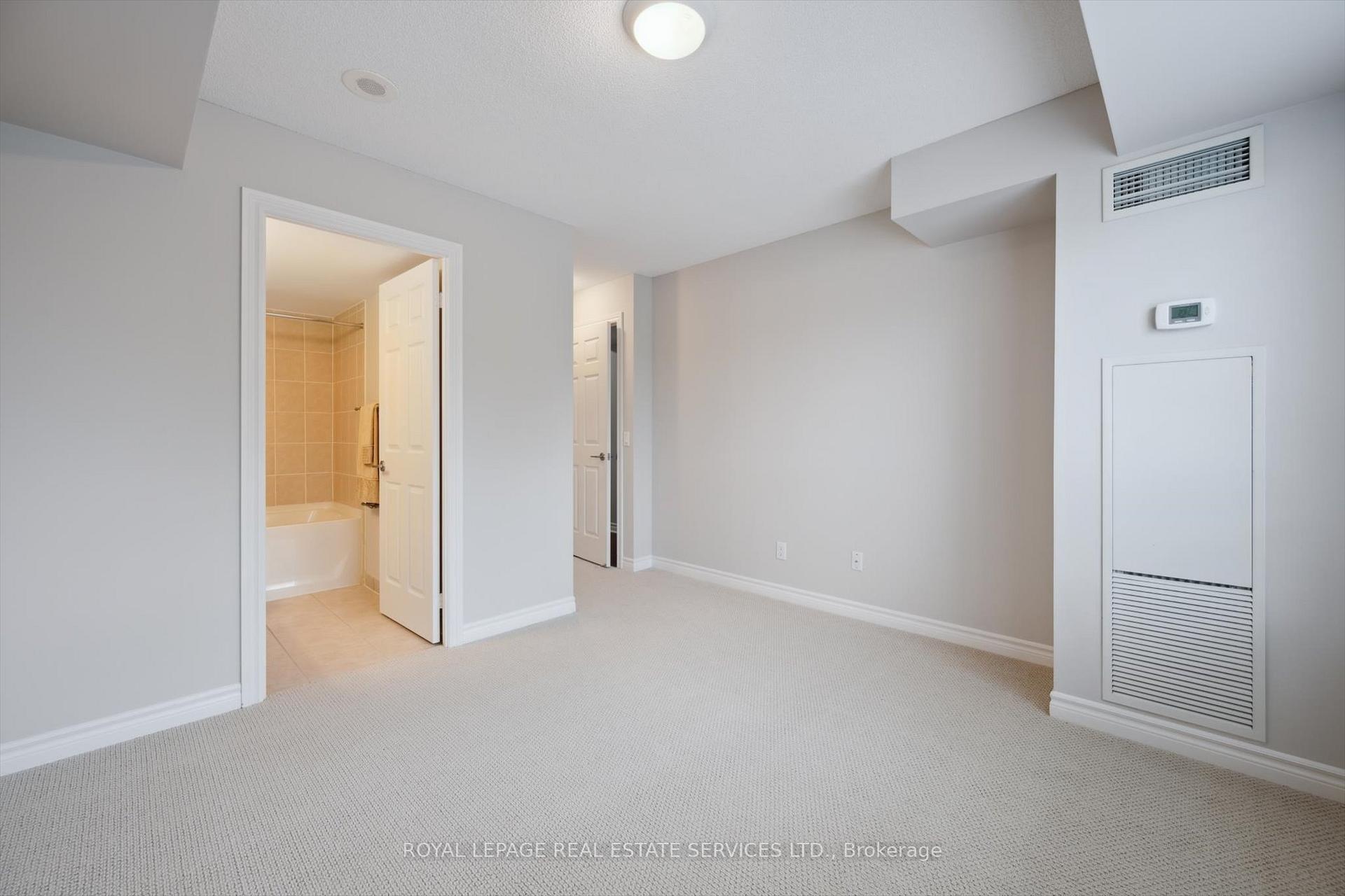 2 Bedrooms Condo at 2325 Central Park, Oakville For sale