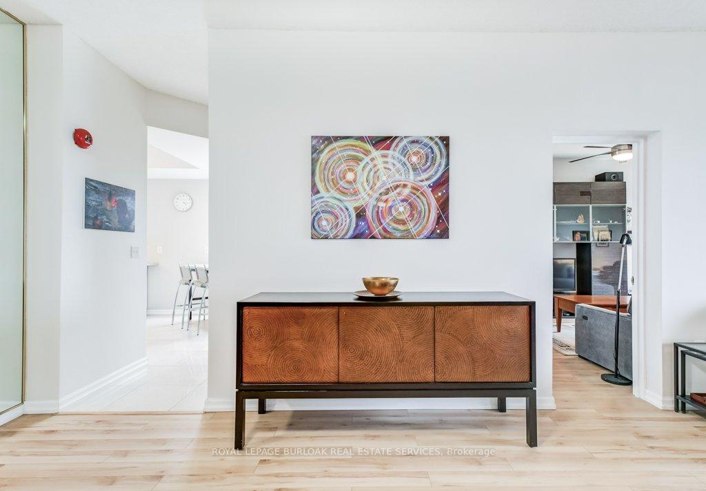 2 Bedrooms Condo at 1201 North Shore, Burlington For sale