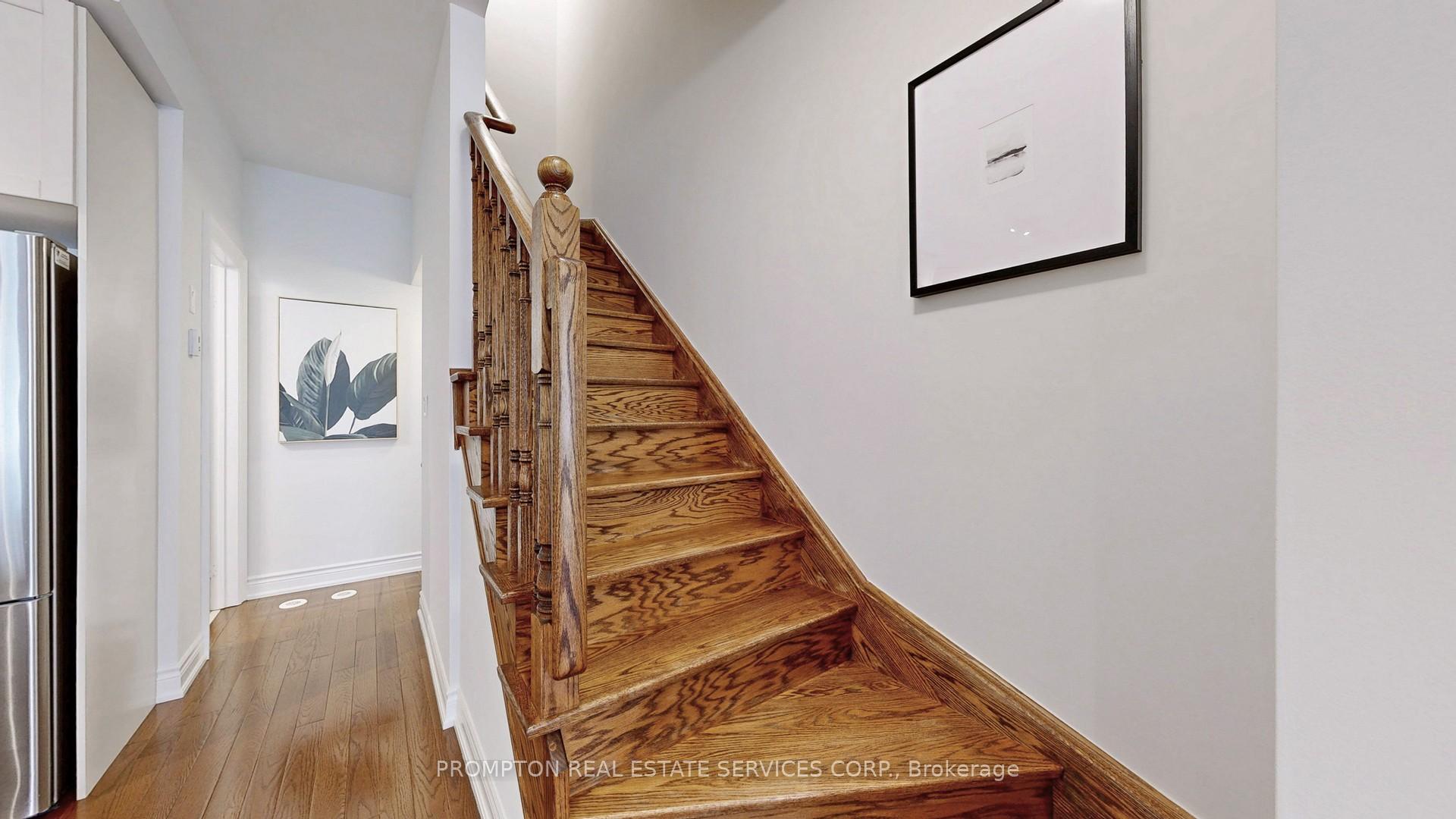 4 Bedrooms Condo at 30 Hargrave, Toronto For sale